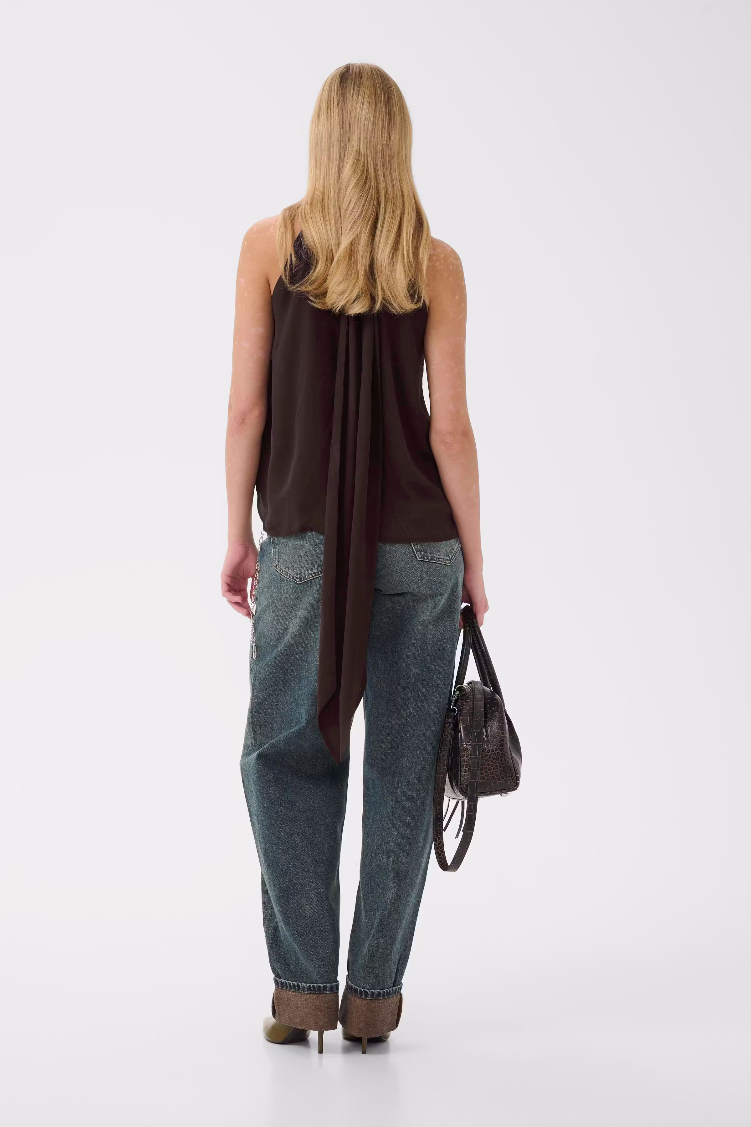 GZdorah Blouse LOOKBOOK BACK 10911424-191106