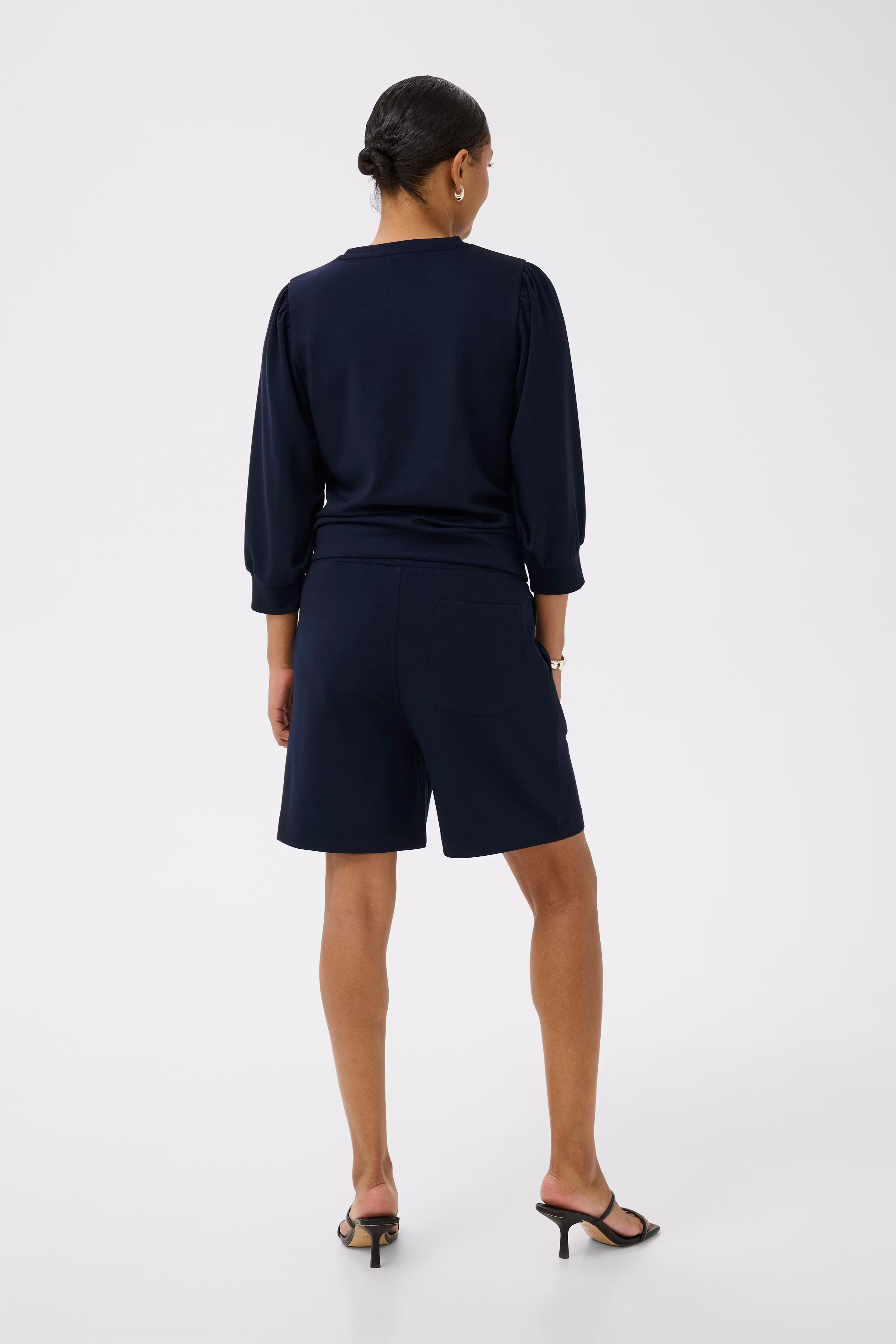 KAannie Shorts LOOKBOOK BACK 10511810-194020