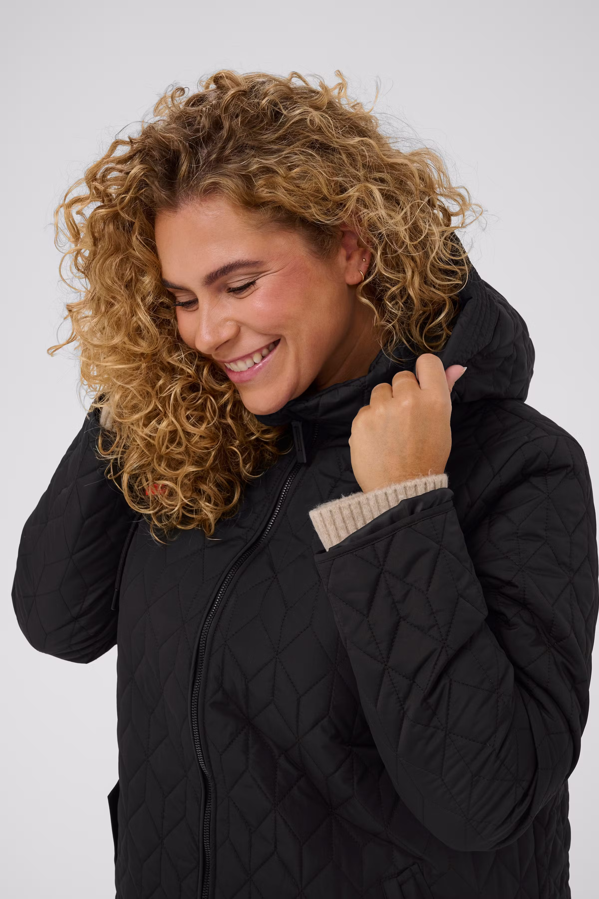 KCleina Outerwear LOOKBOOK DETAIL 10583971-100121
