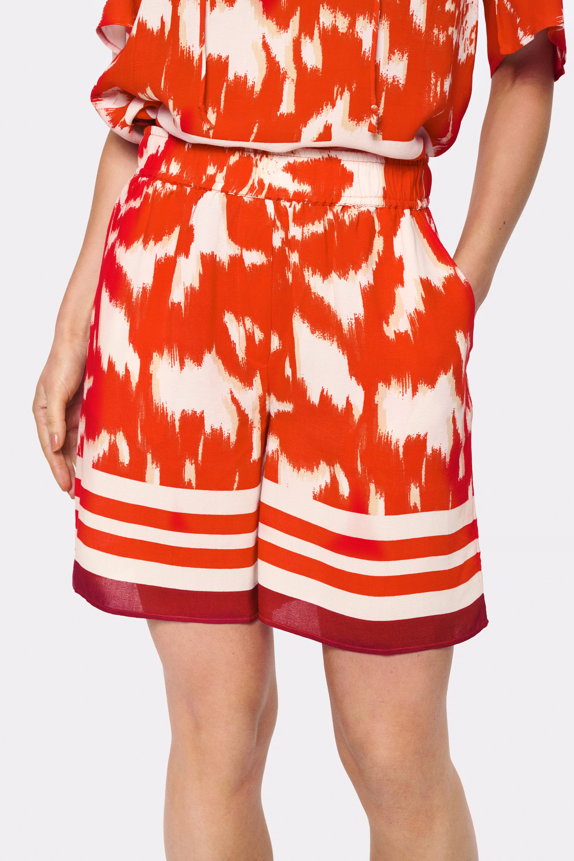 KhloeSZ Shorts LOOKBOOK DETAIL 30514029-303748