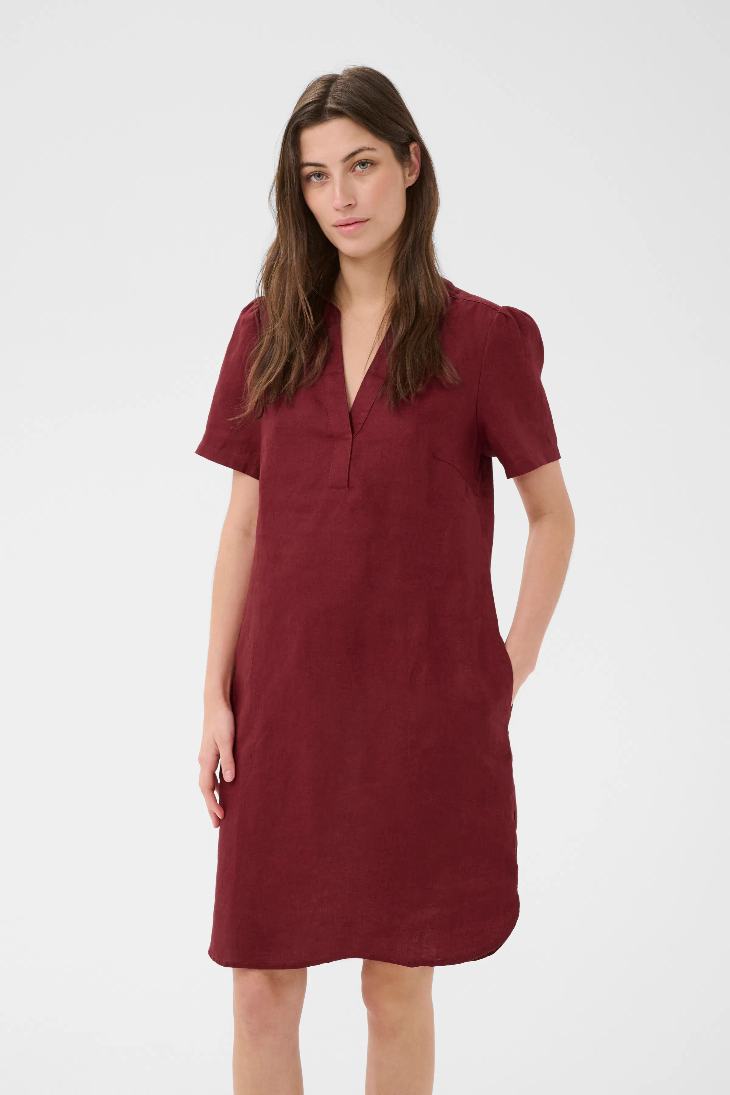 AminasePW Linneklänning LOOKBOOK FRONT 30306783-191530