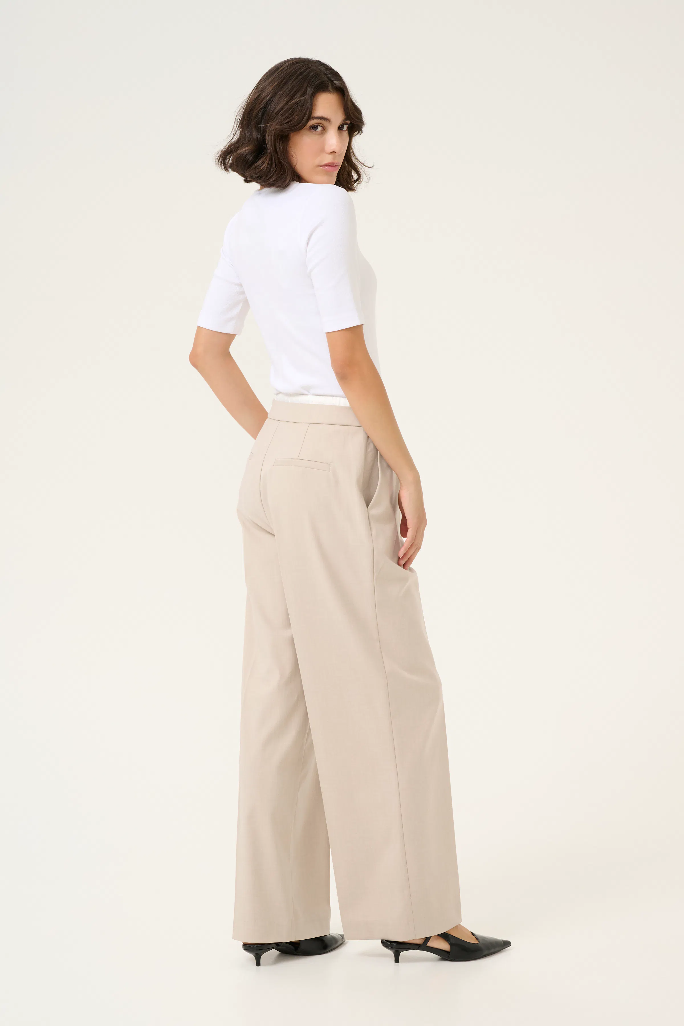 KAvindy Bukser LOOKBOOK BACK 10509675-1513051