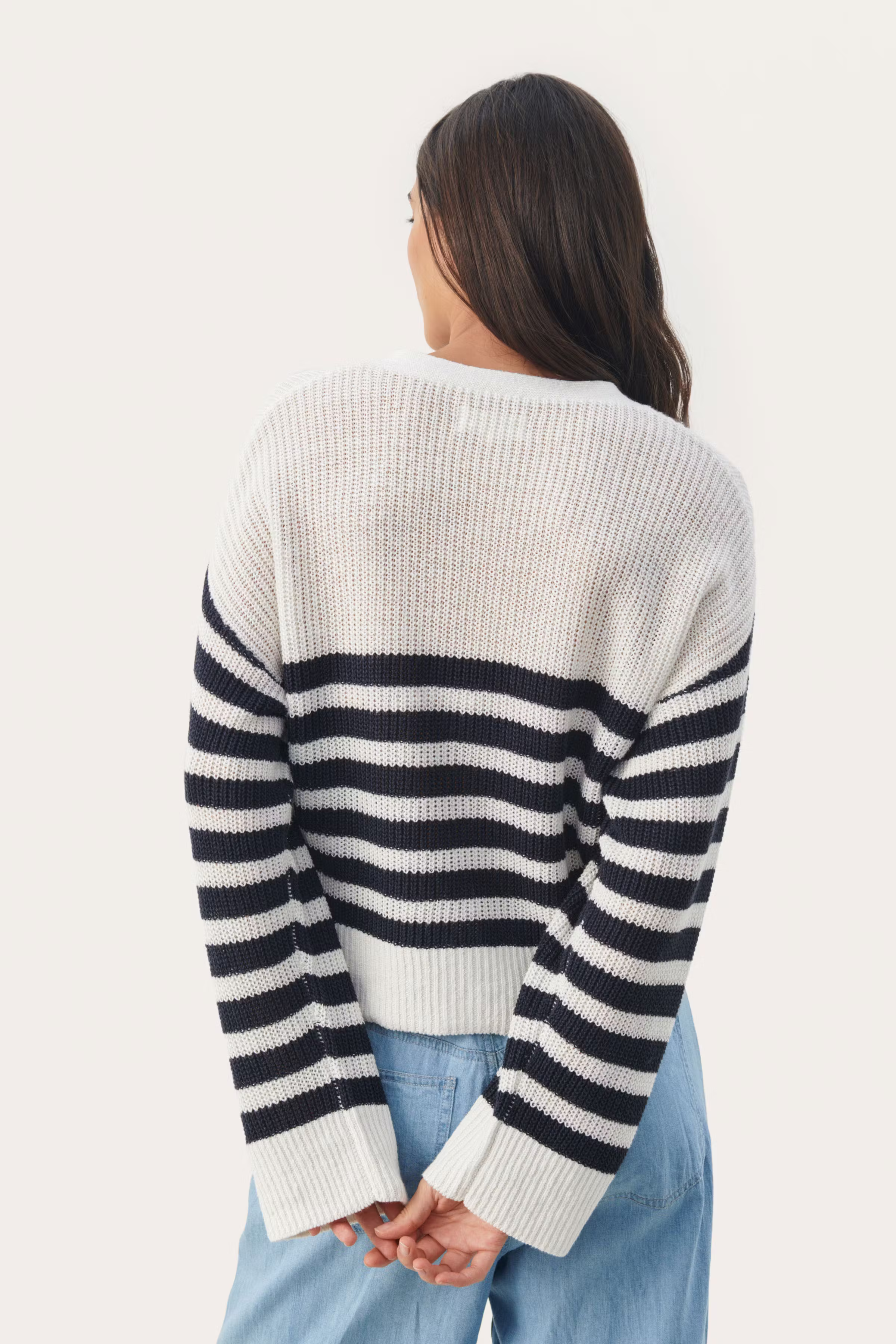 EmikoPW Vest LOOKBOOK BACK 30308481-302850