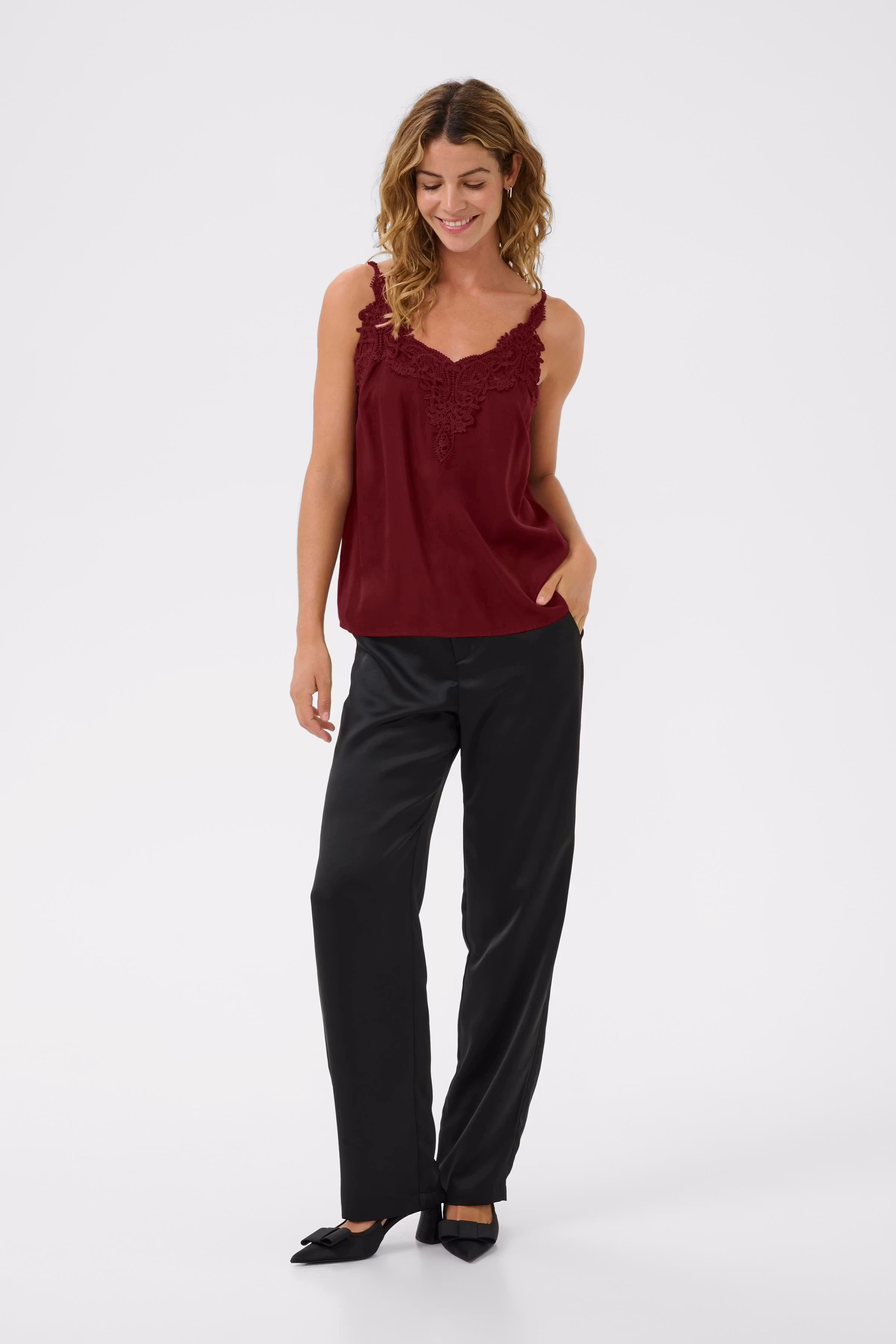 CRAnna Top LOOKBOOK FRONT 10611224-191522