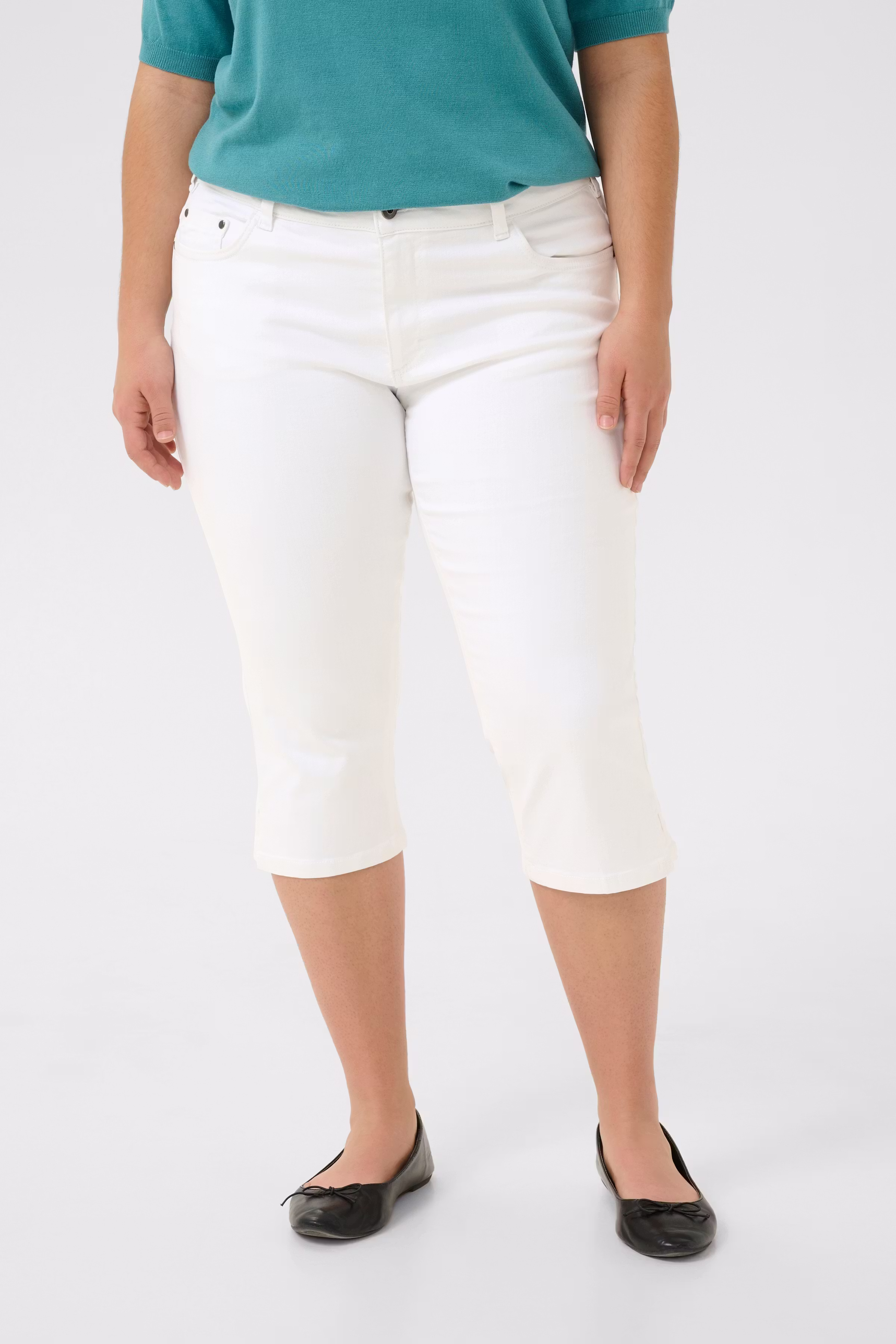 KCzeline Capri pants LOOKBOOK FRONT 10583286-110602