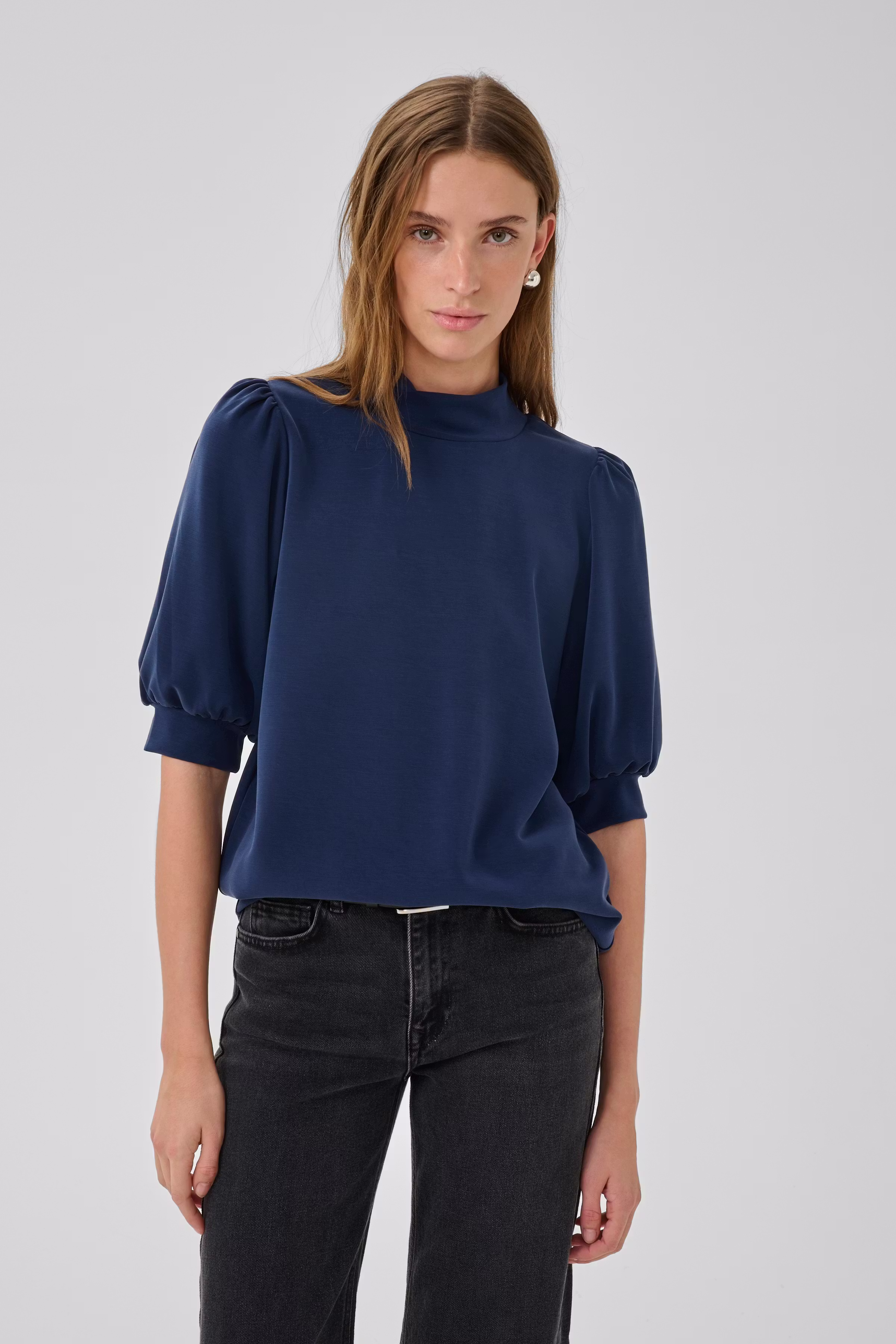 21 THE PUFF BLOUSE LOOKBOOK FRONT 10703704-194010