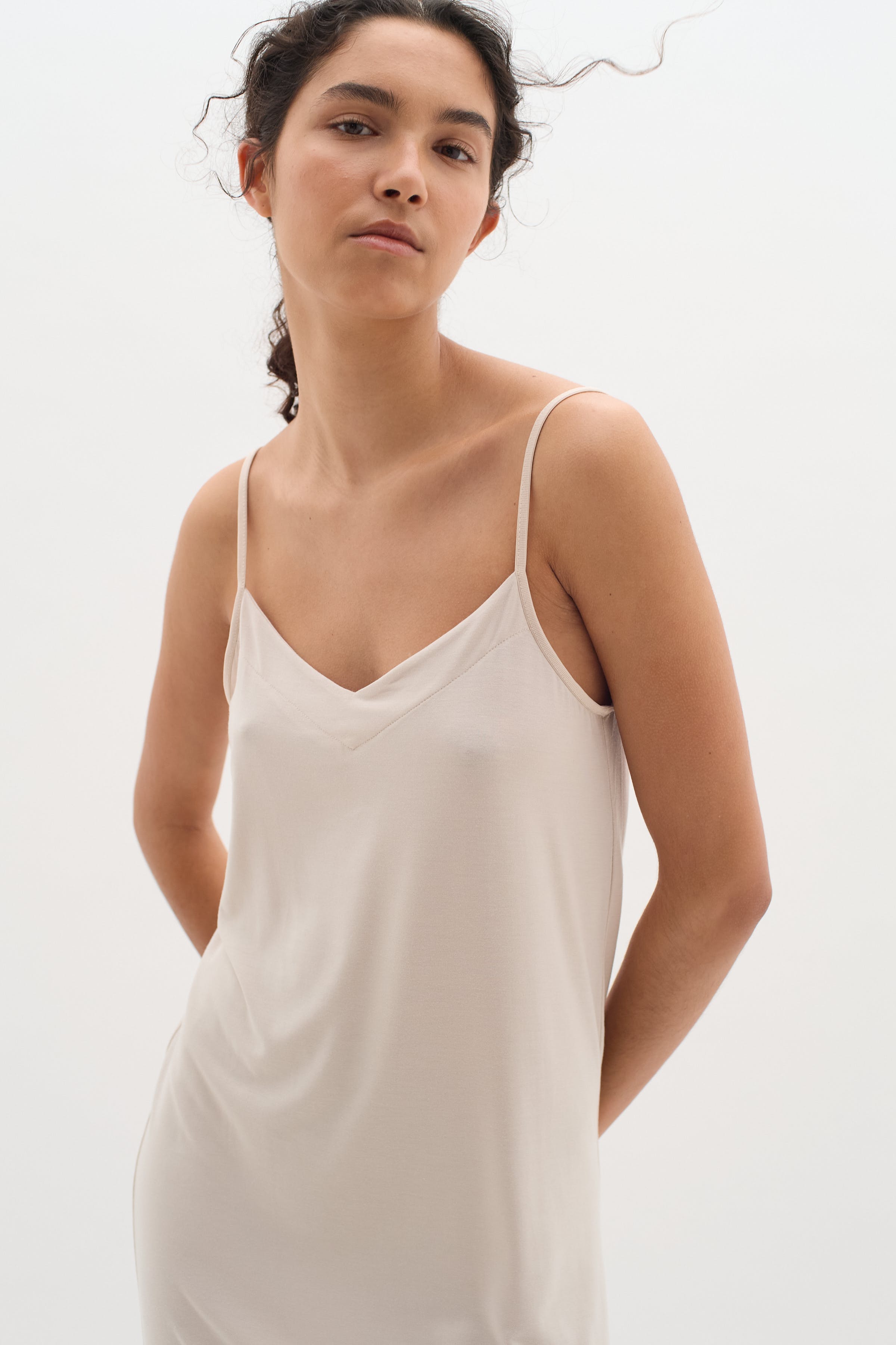 LilIW Base Slip Jurk LOOKBOOK FRONT 30109347-130403