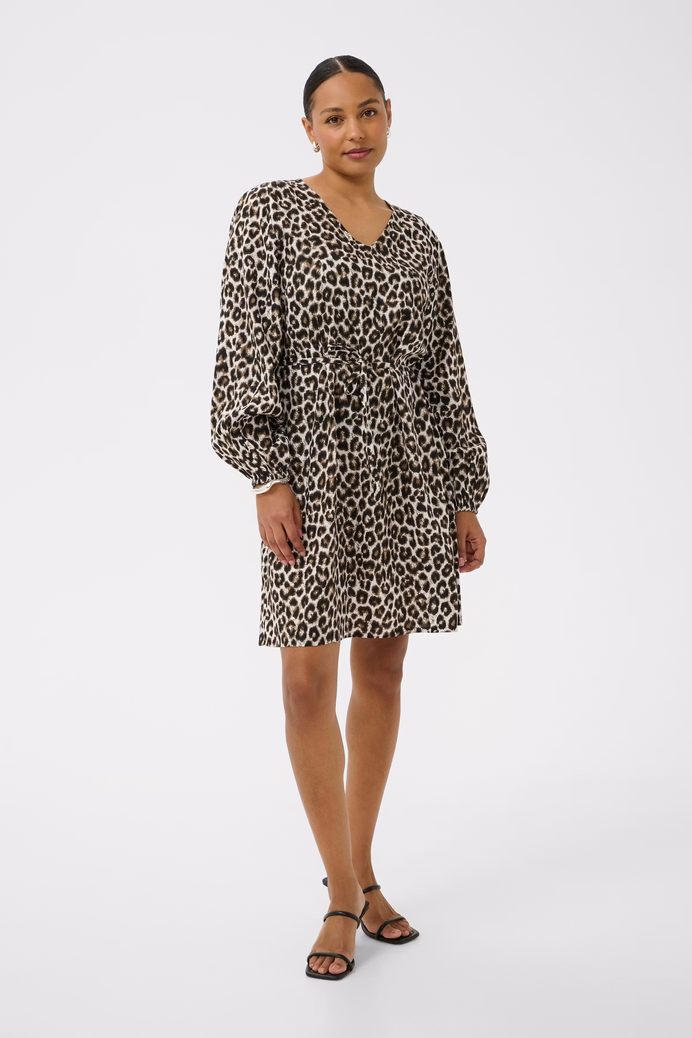 KAmarana Kleid LOOKBOOK FRONT 10511499-109367