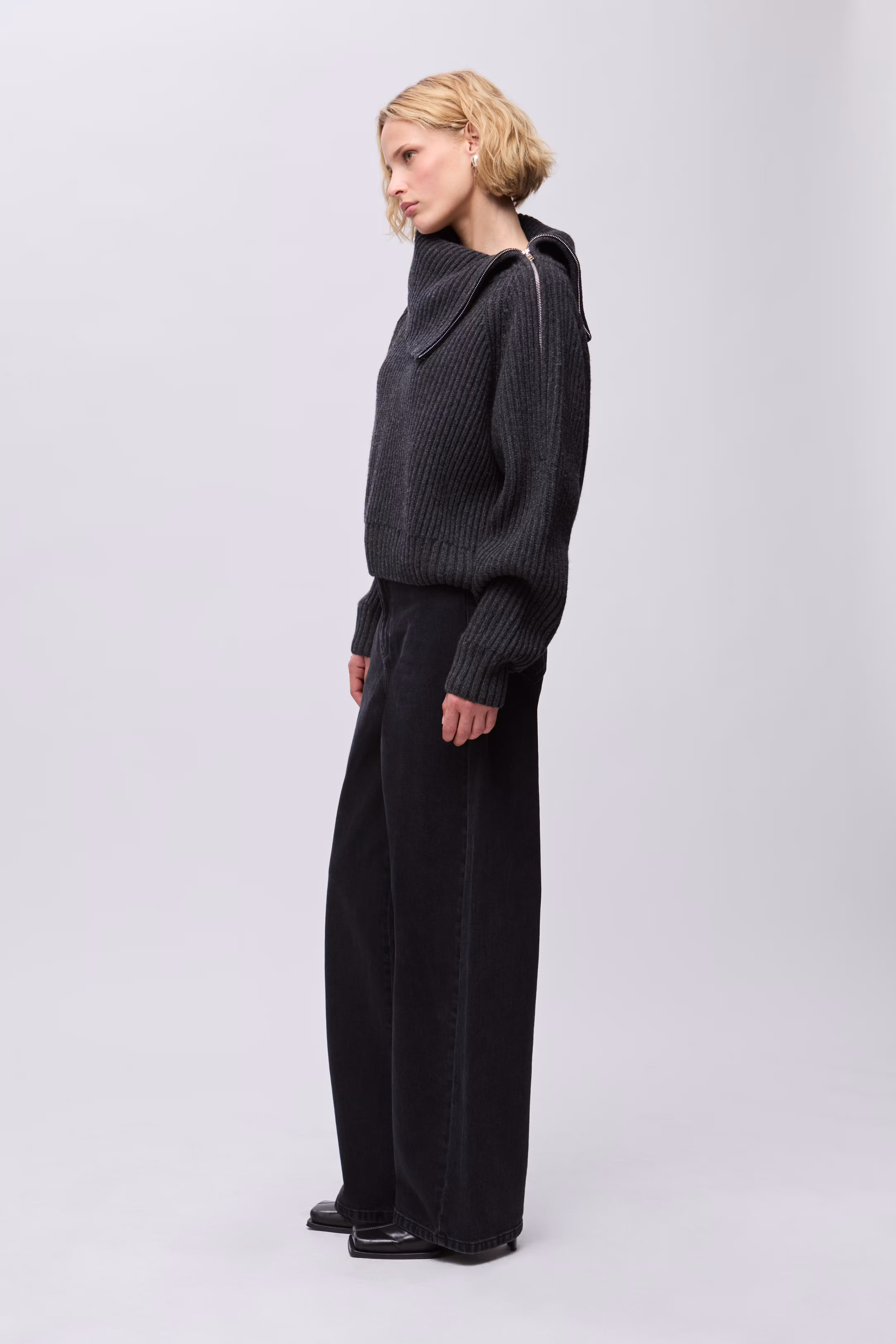 IOFIDELIA Pullover LOOKBOOK FRONT 30600000-GY949