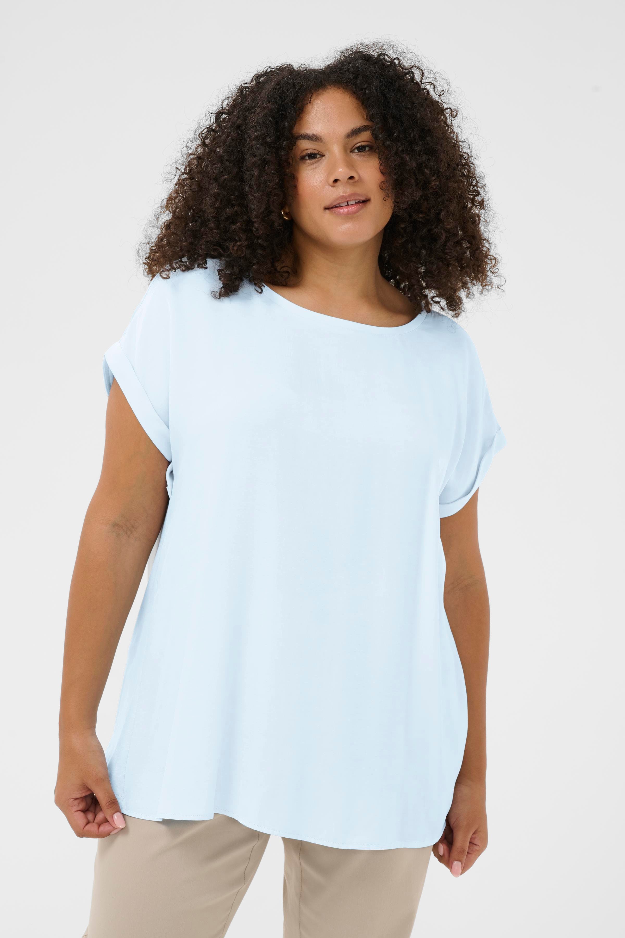 KCmilia Bluse LOOKBOOK FRONT 10583812-144005