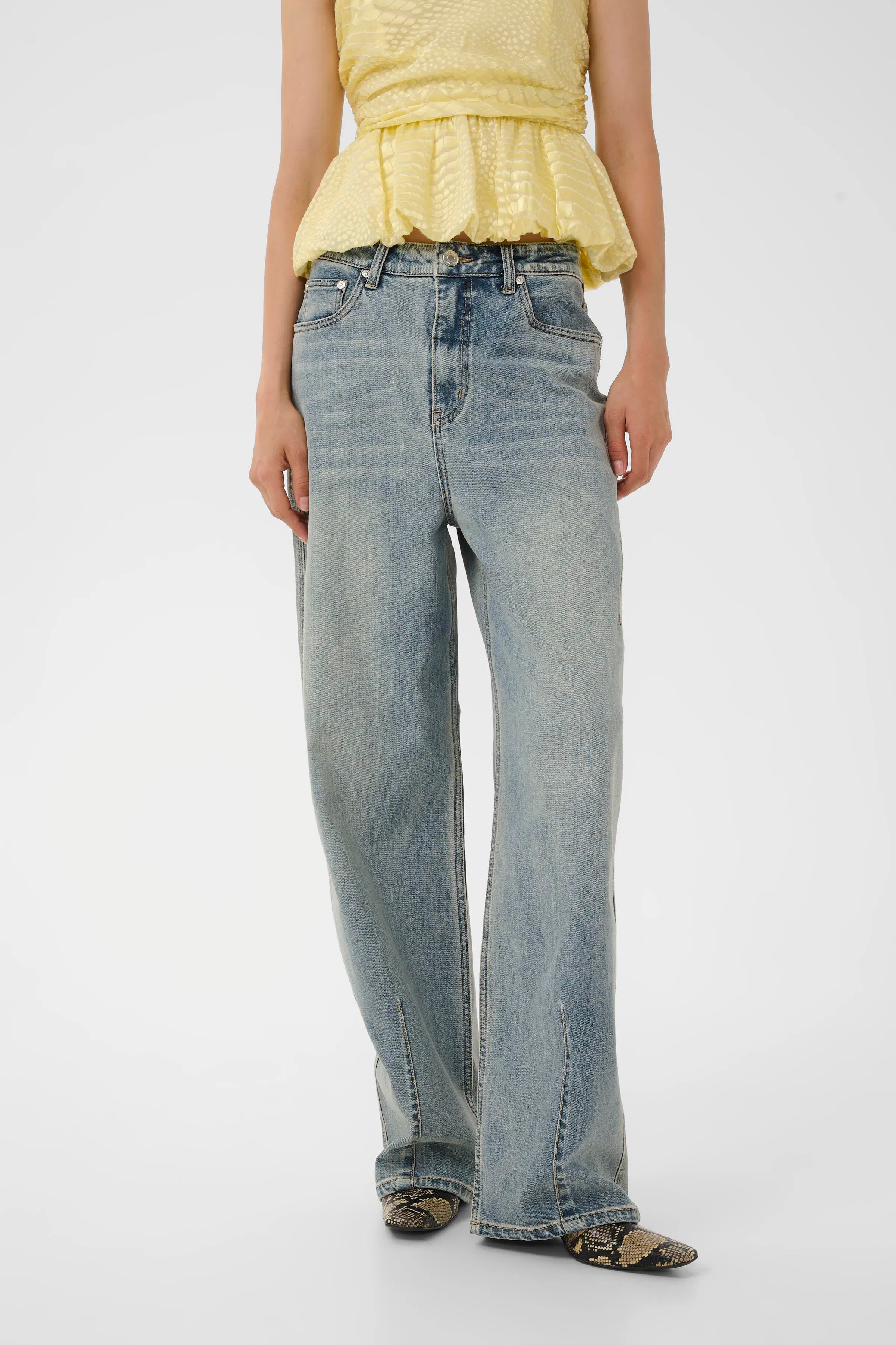 ZolinaGZ Jeans in washed mid blue cotton