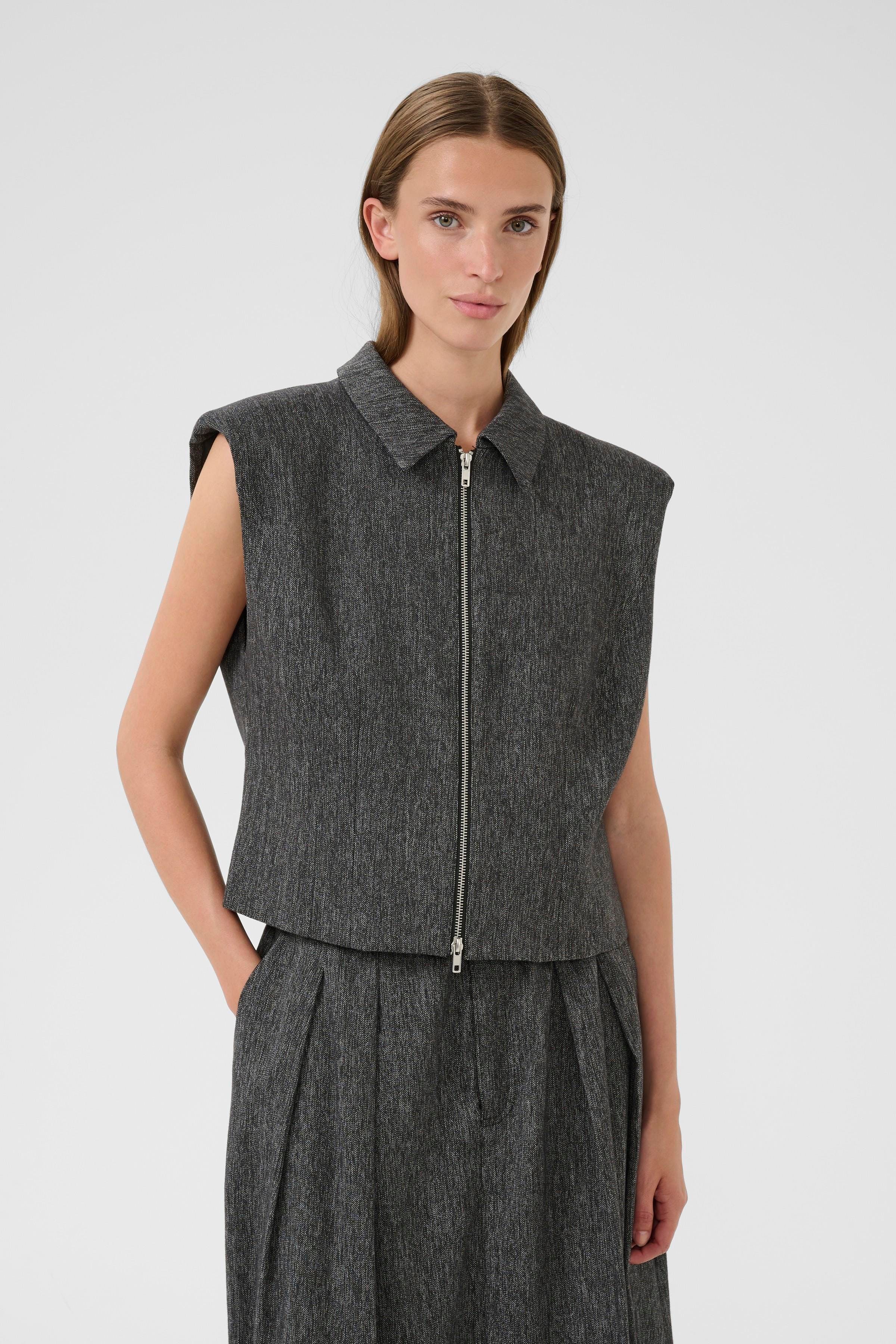 KBBlair Vest LOOKBOOK FRONT 10105600-194008