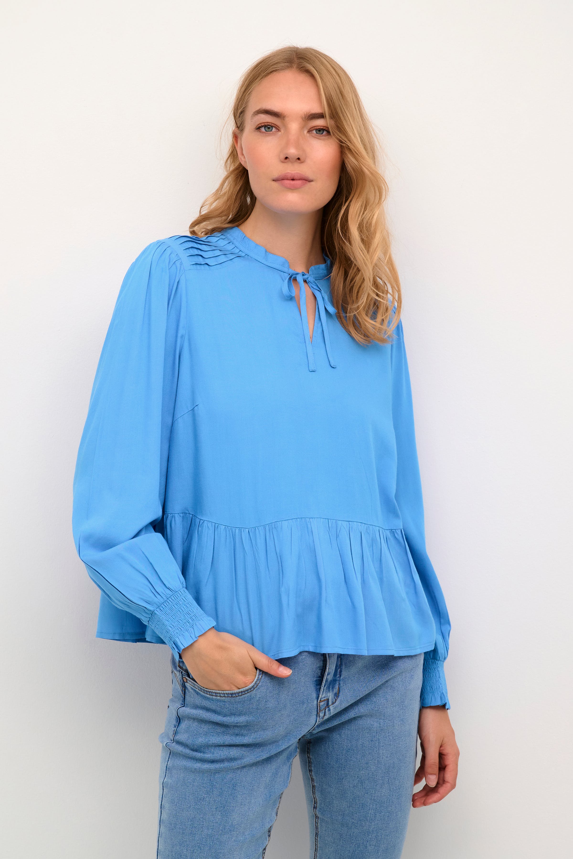 CRIna Blus LOOKBOOK FRONT 10612228-174041