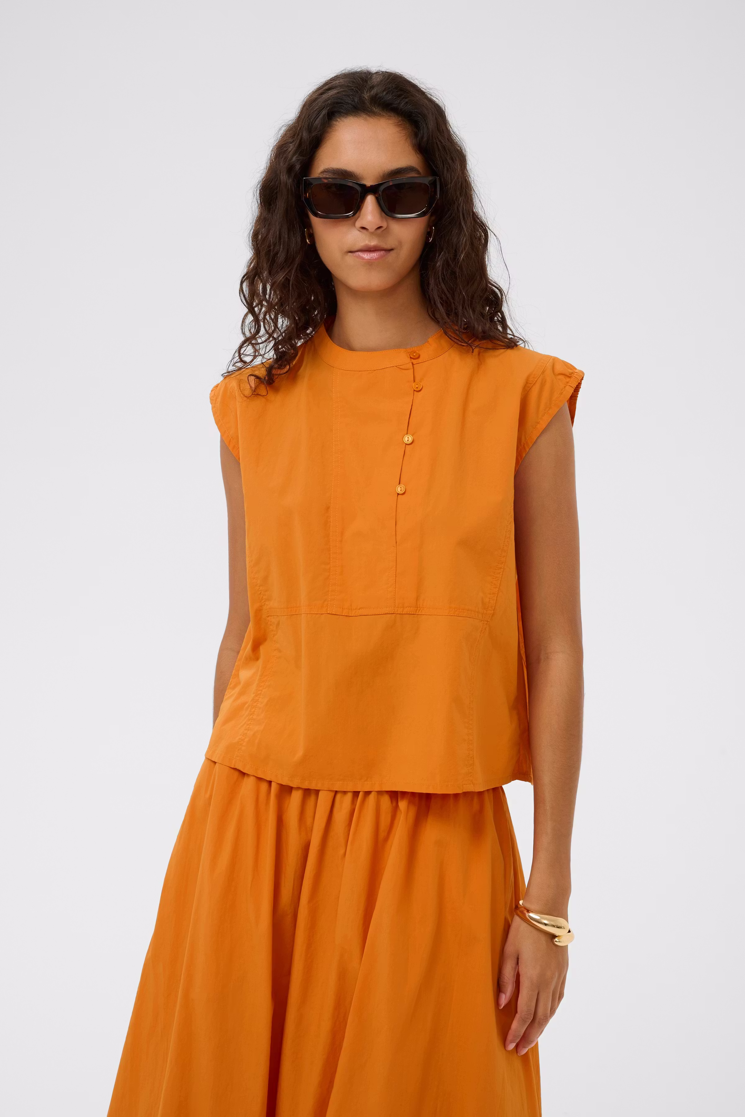 SLNiolah Sunglasses LOOKBOOK FRONT 30409271-303696