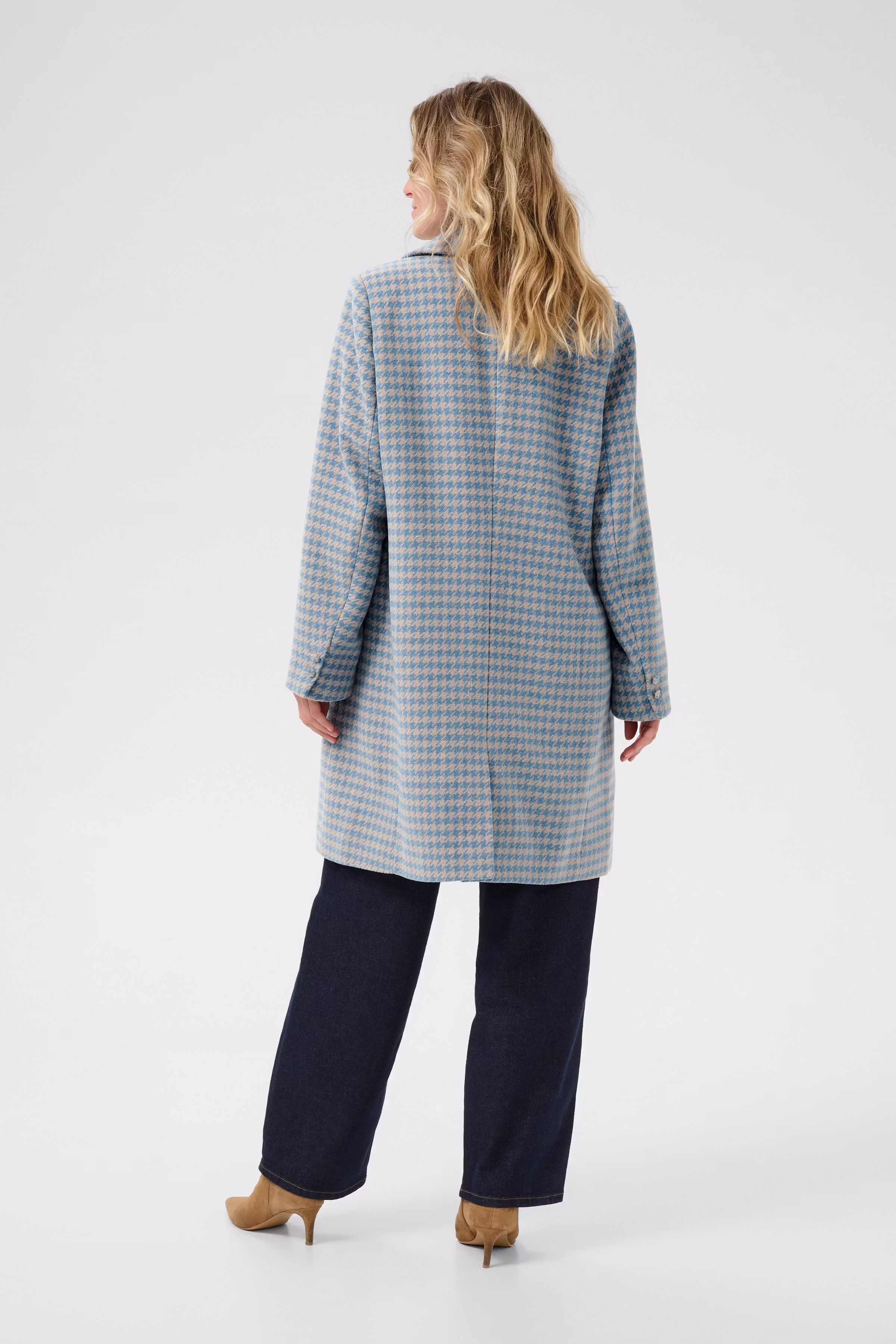 CRWestie Coat LOOKBOOK BACK 10614020-107886