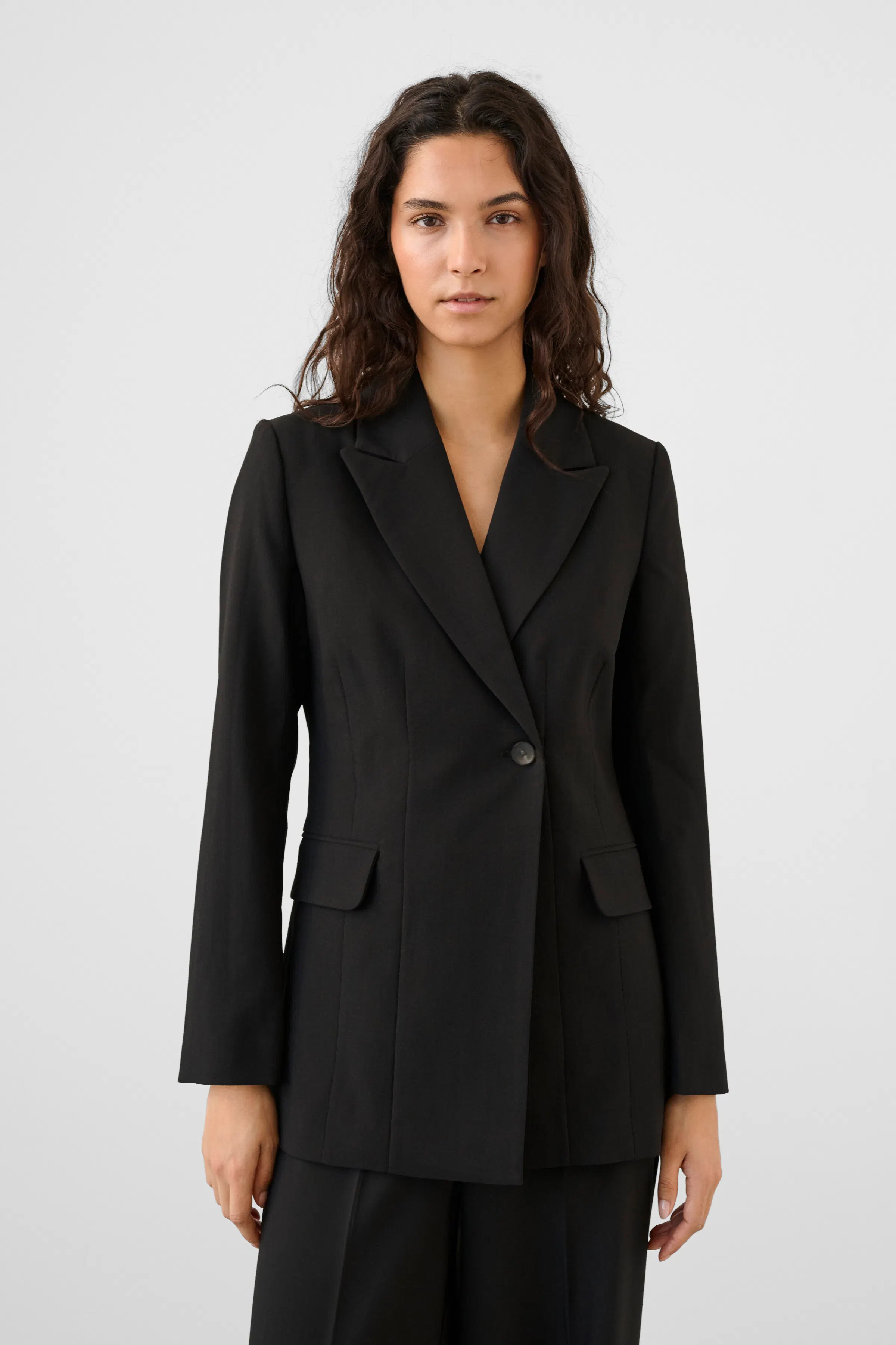 SLCorinne Blazer LOOKBOOK FRONT 30406378-194008