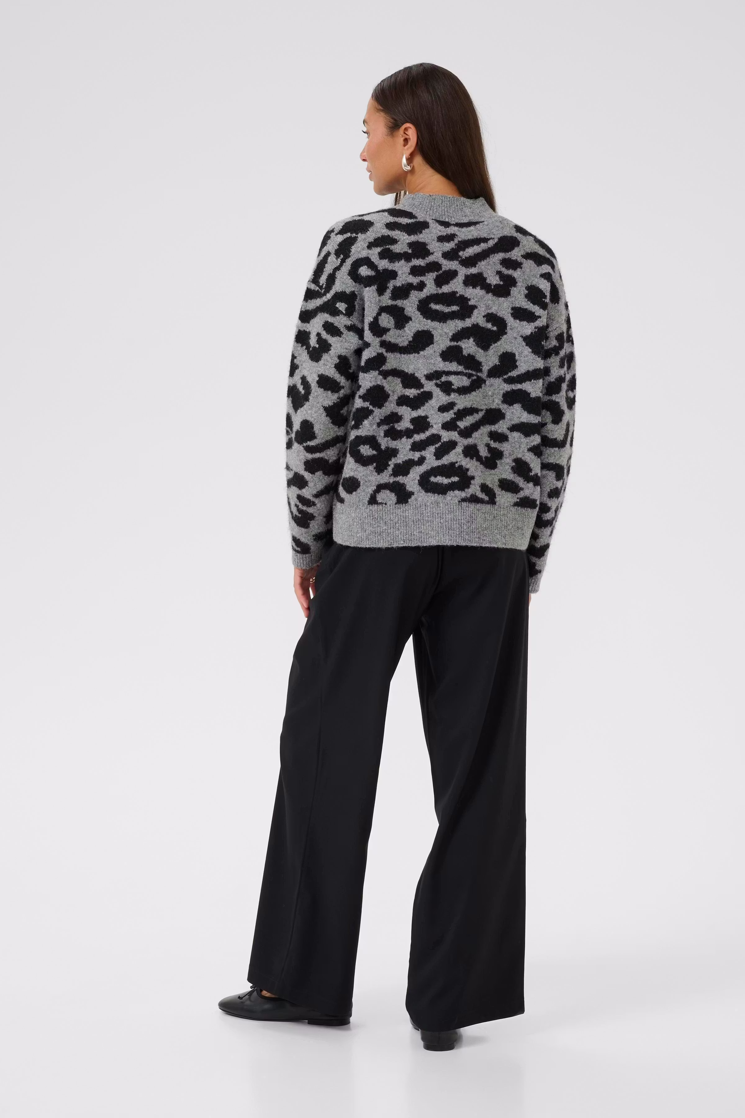 KAsandra Pullover LOOKBOOK BACK 10511193-108298