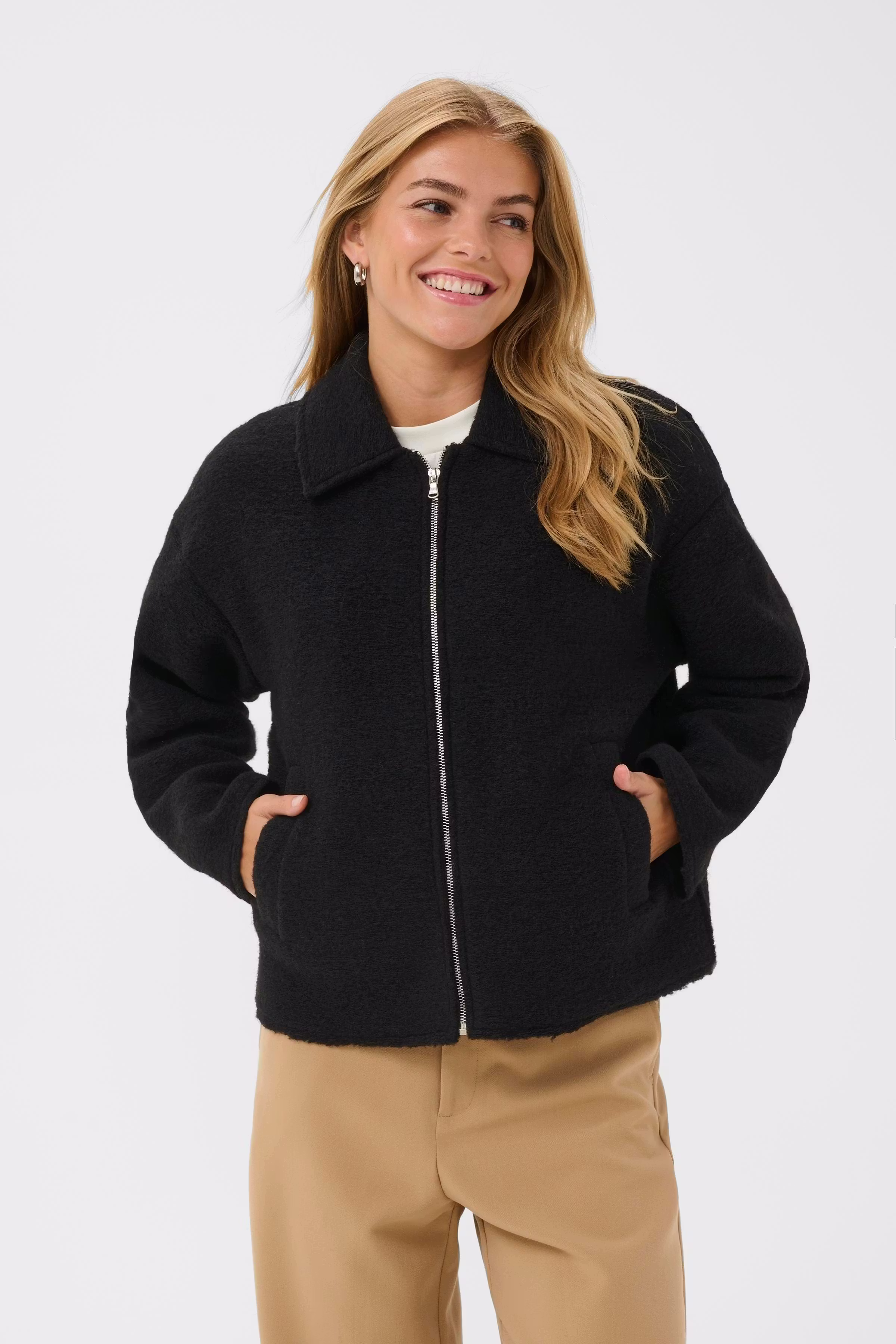 CUnima Wolljacke LOOKBOOK FRONT 50111994-500012