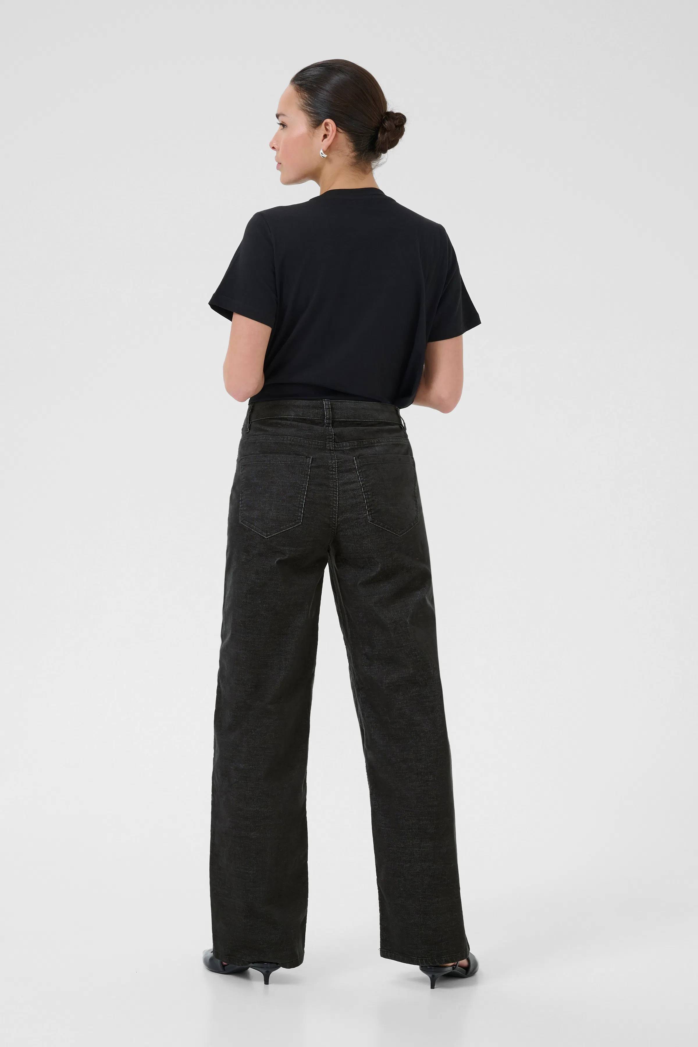 KAmolly Bukser LOOKBOOK BACK 10510587-190205