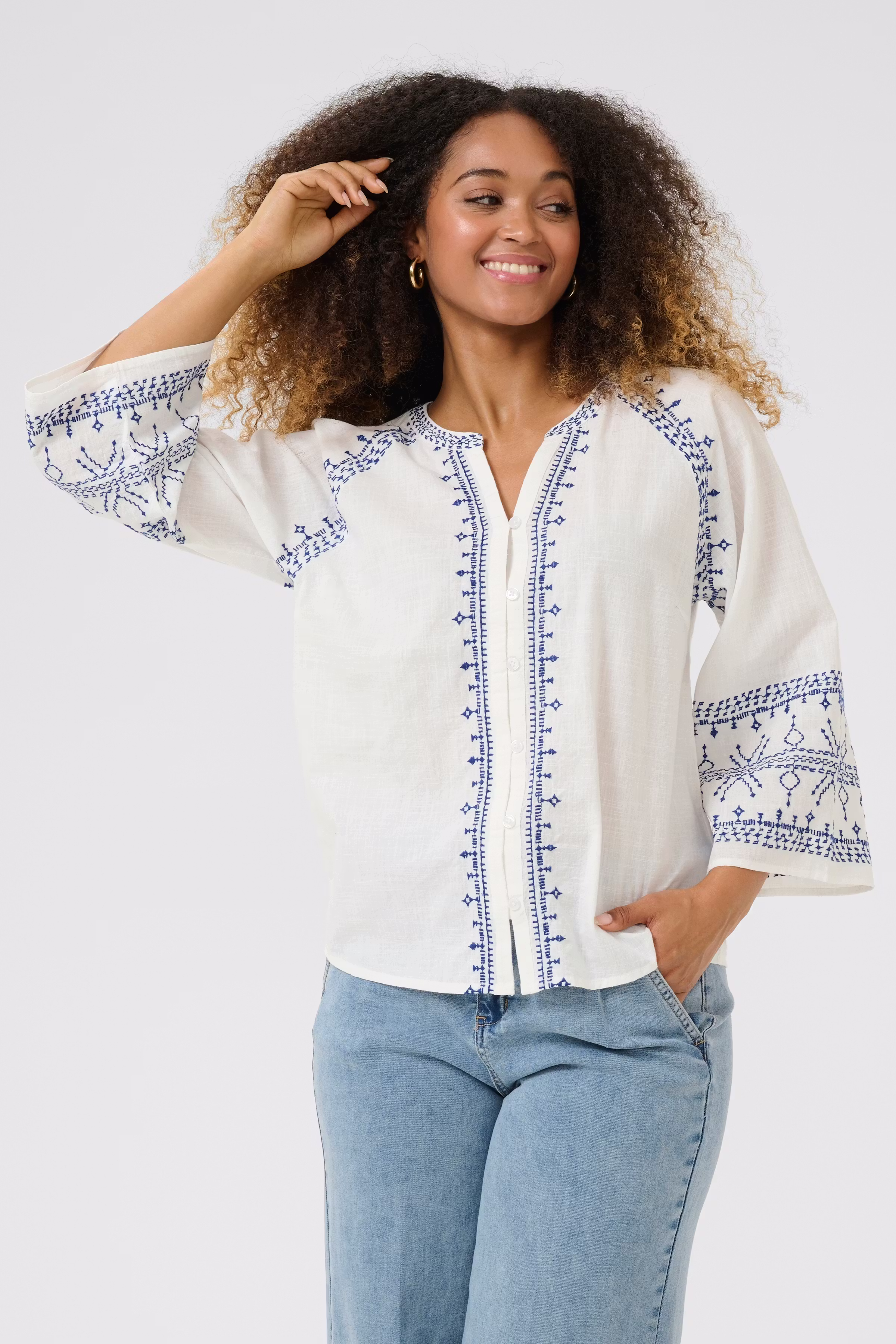 CRSara Shirt LOOKBOOK FRONT 10613616-108201