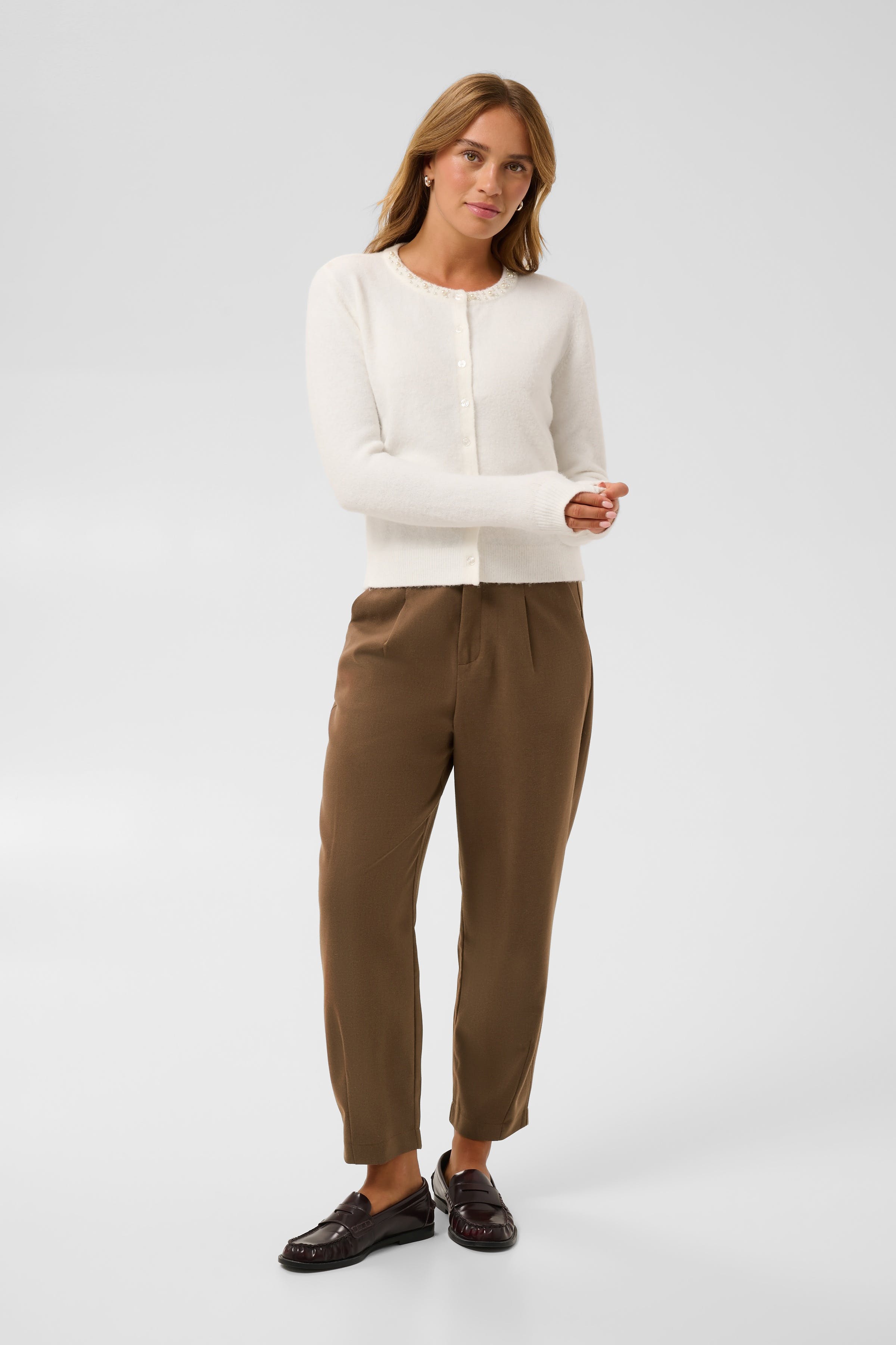 KAMERLE Trousers LOOKBOOK FRONT 10504769-191116