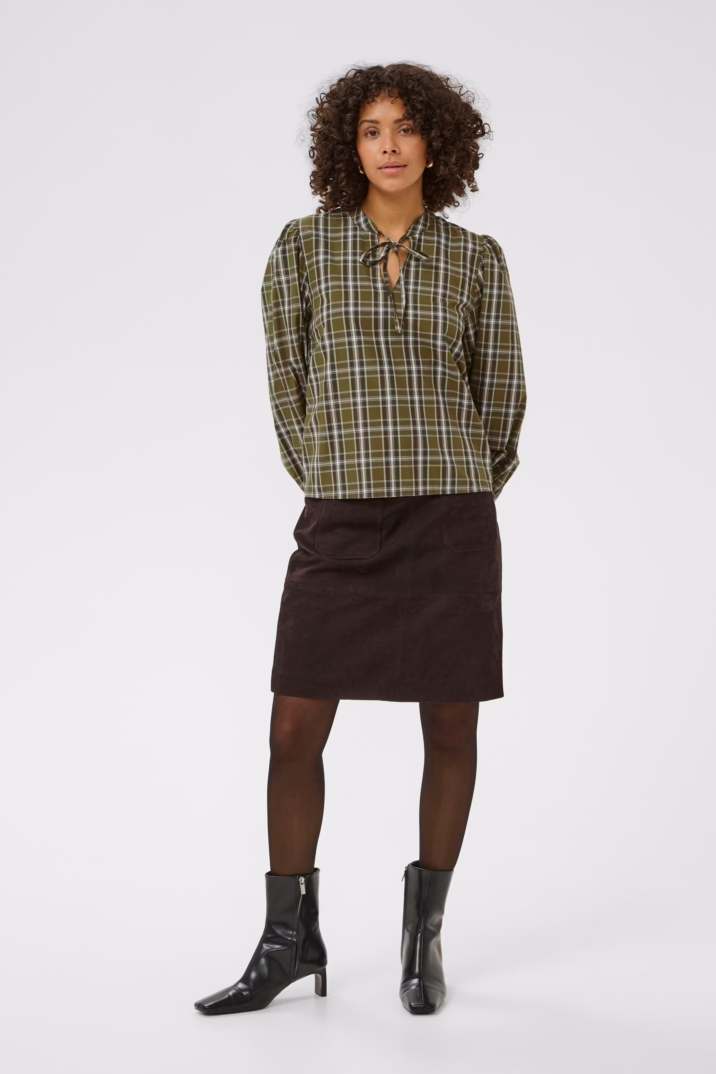 KAchris Blus LOOKBOOK FRONT 10511039-108755