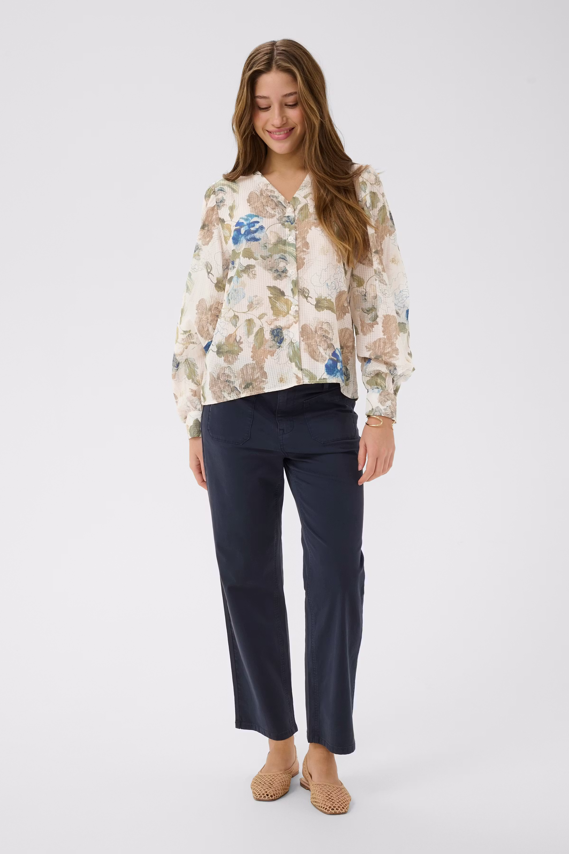 CRLucia Bluse LOOKBOOK FRONT 10614805-109511