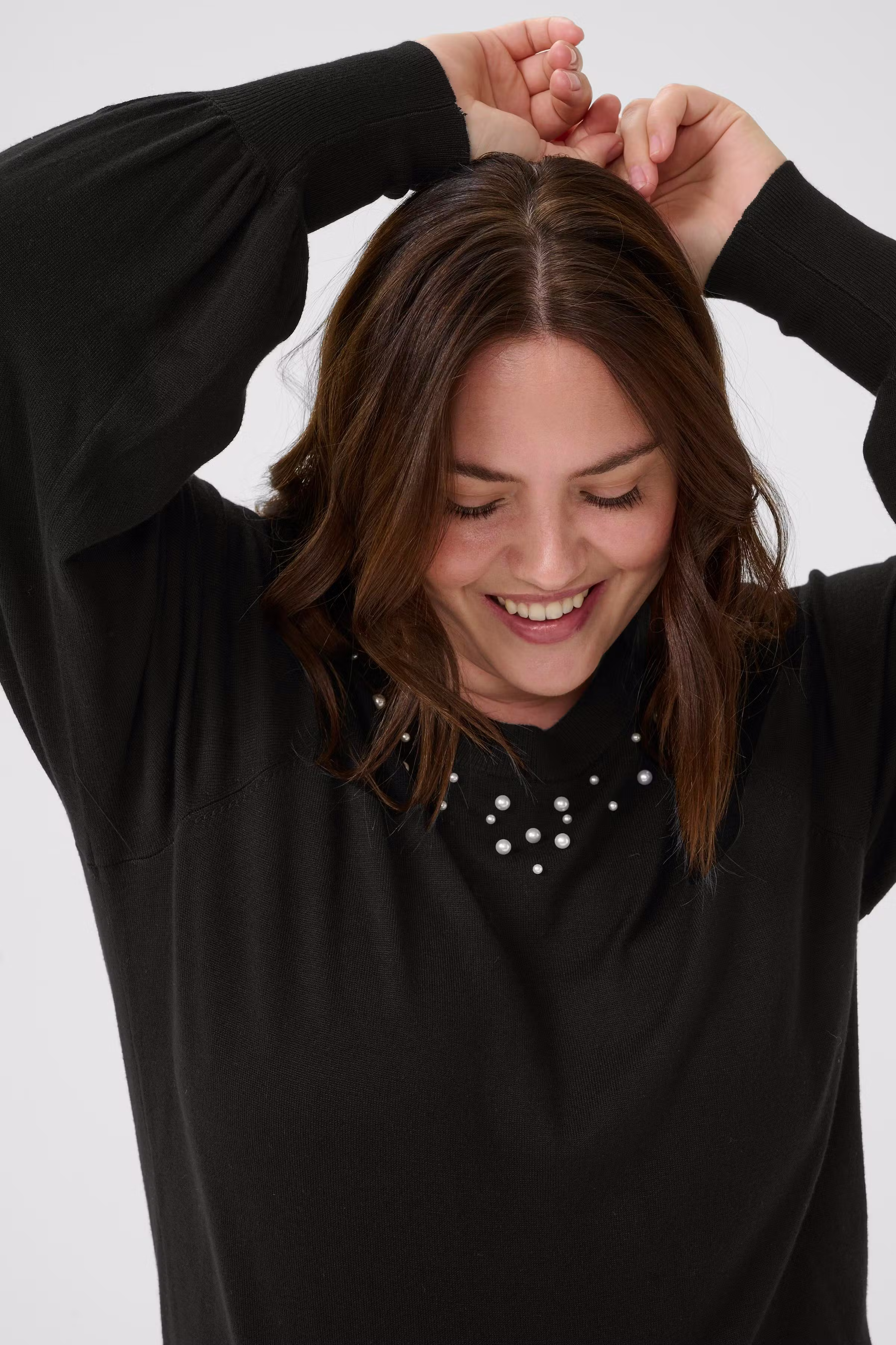 KCrahina Pullover LOOKBOOK DETAIL 10583802-100121