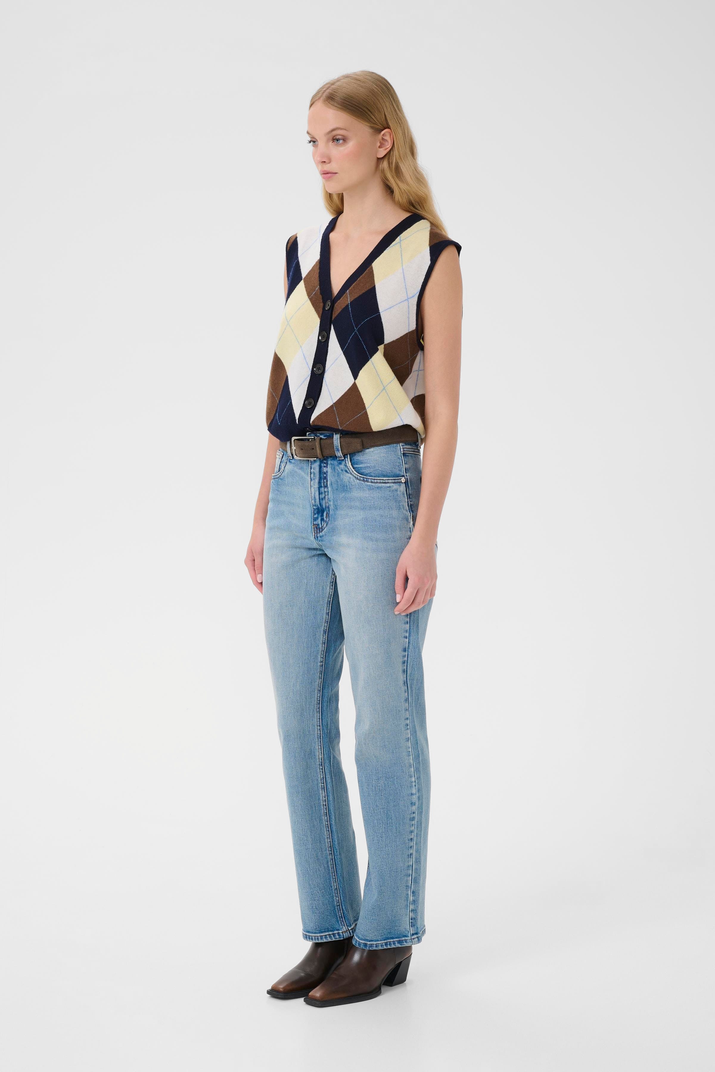 GZmanzi Vest LOOKBOOK FRONT 10910839-108825