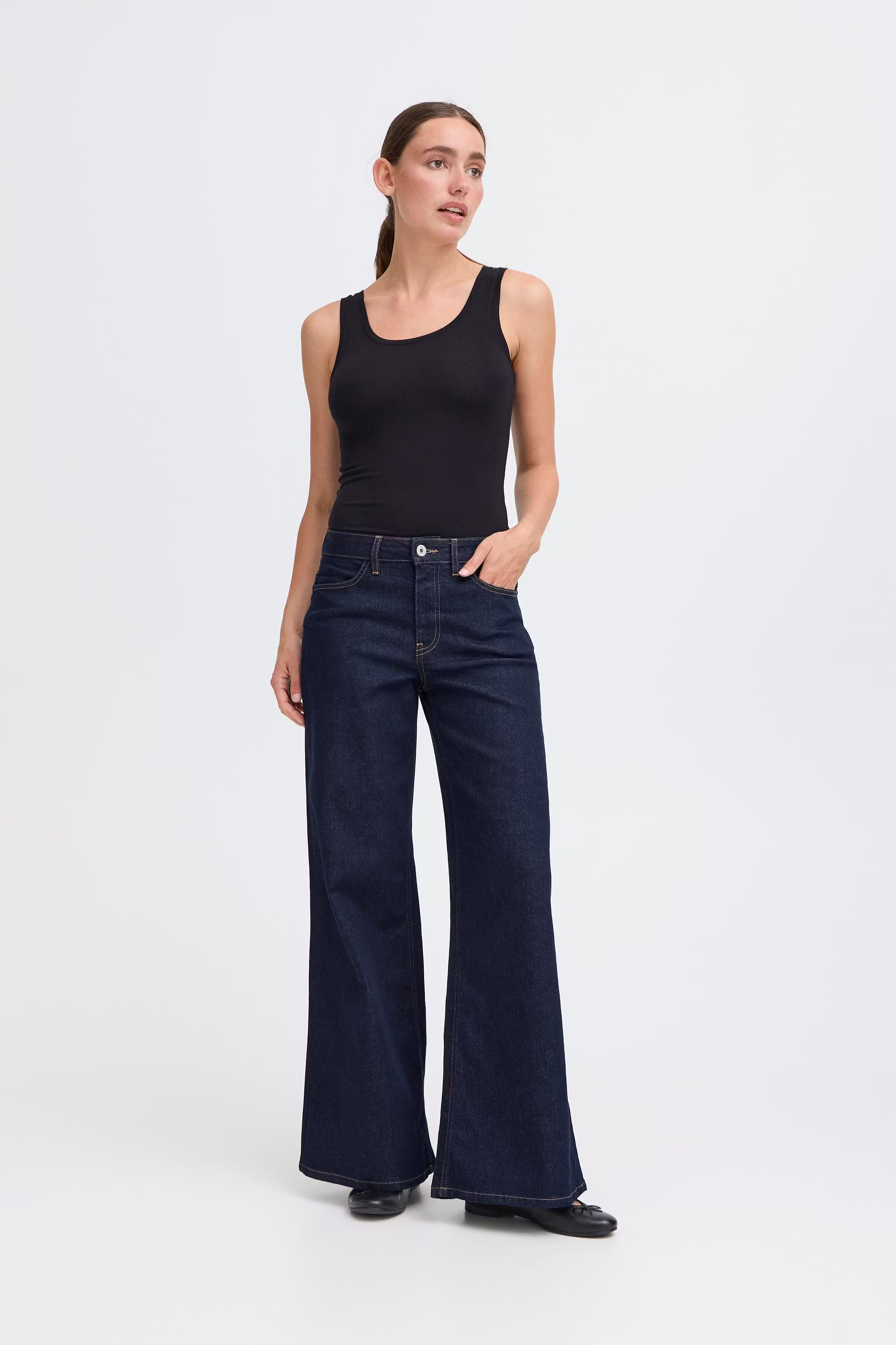 IHTWIGGY WIDE Jeans LOOKBOOK FRONT 20119022-900000209