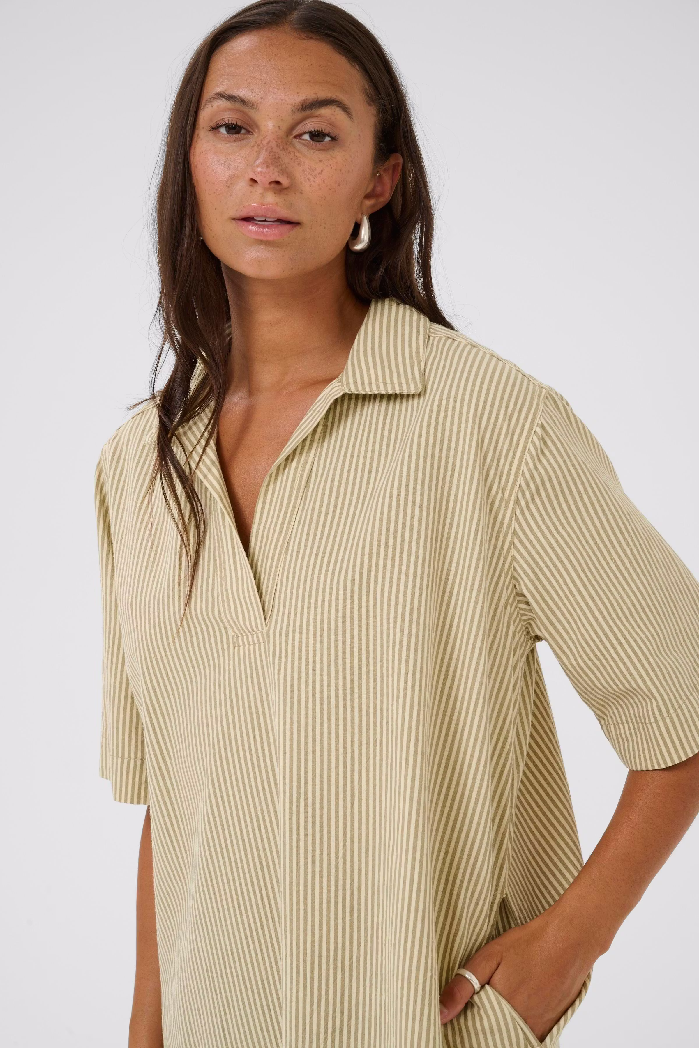 KAnaya Kjole LOOKBOOK DETAIL 10510107-107706