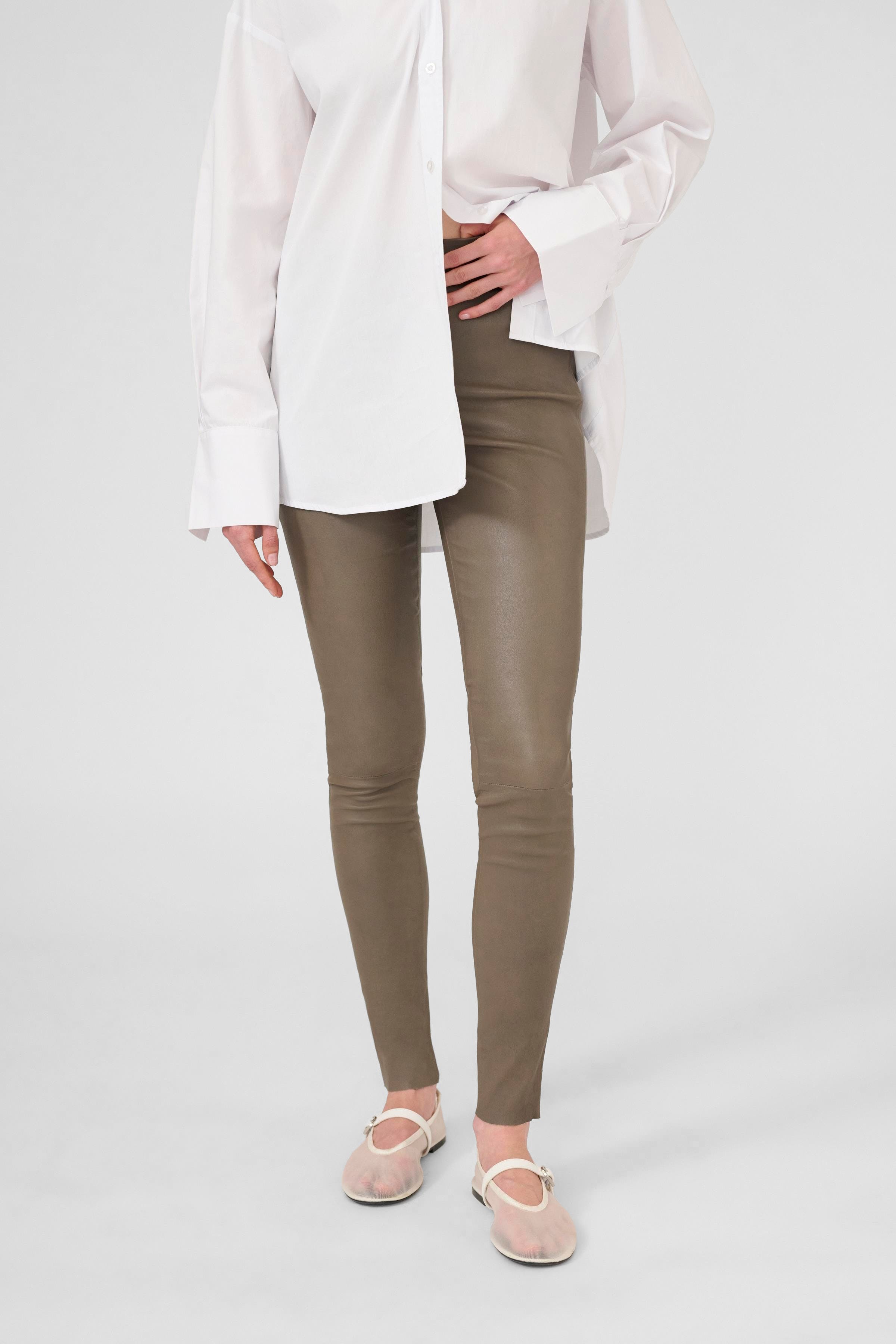 MemeKB Leather trousers LOOKBOOK FRONT 10102014-181112