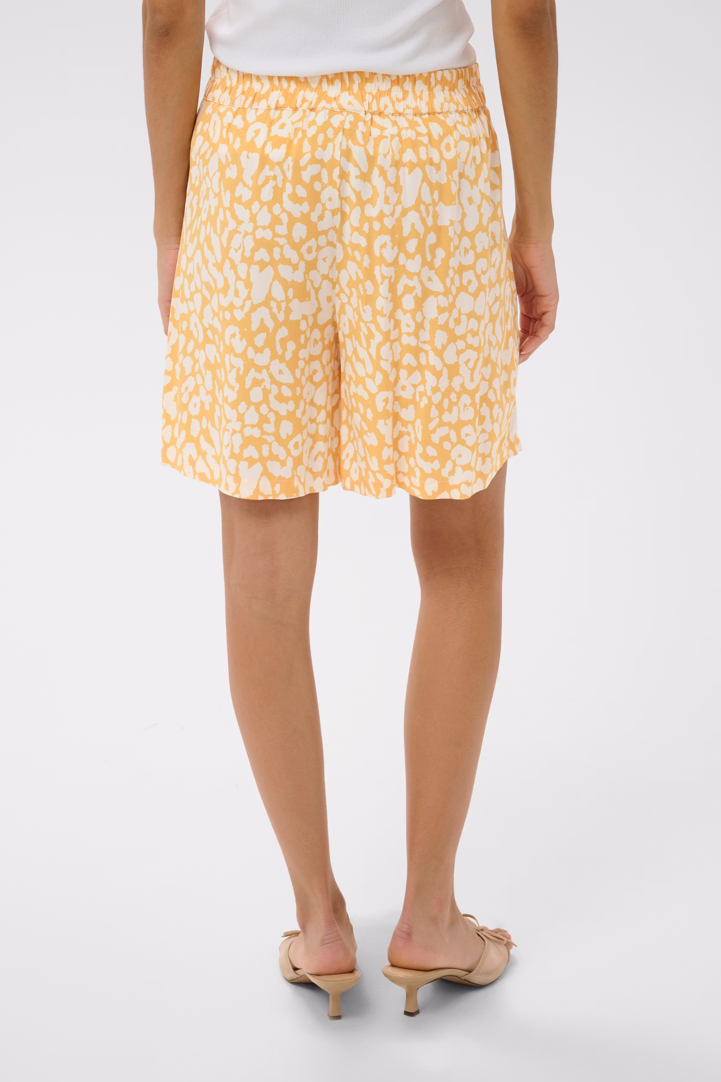 EdaSZ Shorts LOOKBOOK BACK 30515156-304870