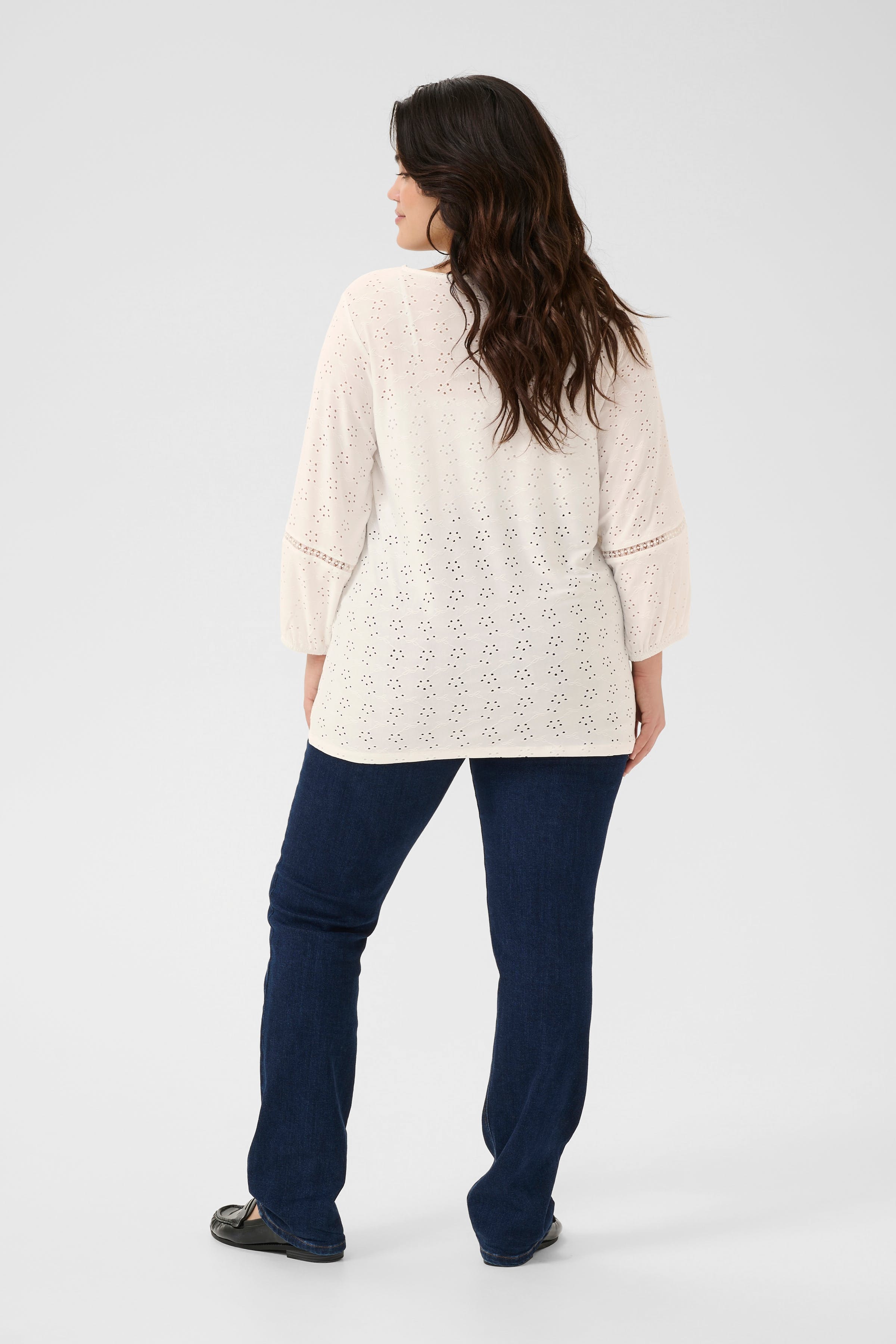 KCtara Blouse LOOKBOOK BACK 10583553-106482