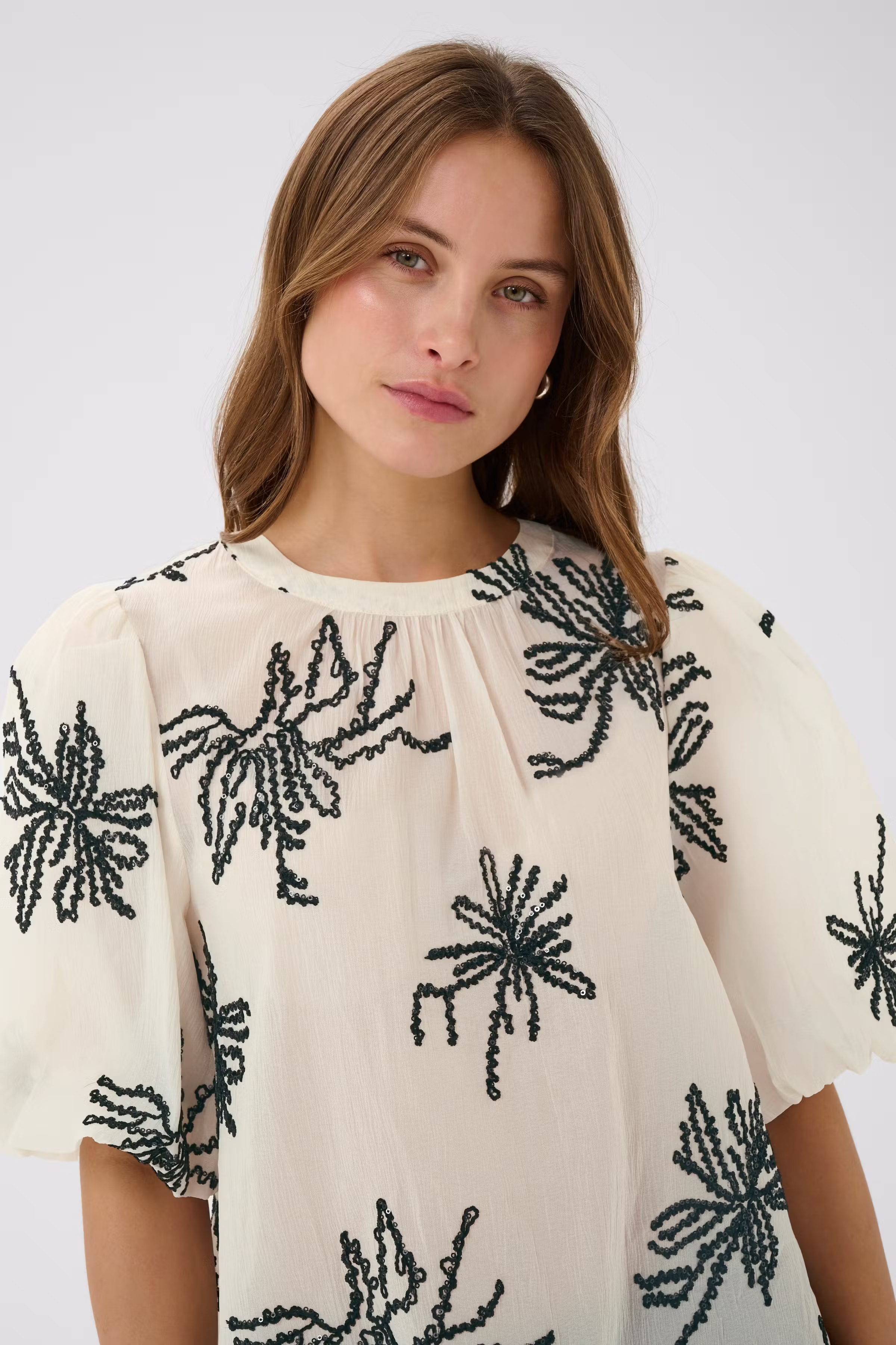 CUbisera Blouse LOOKBOOK DETAIL 50112976-141107