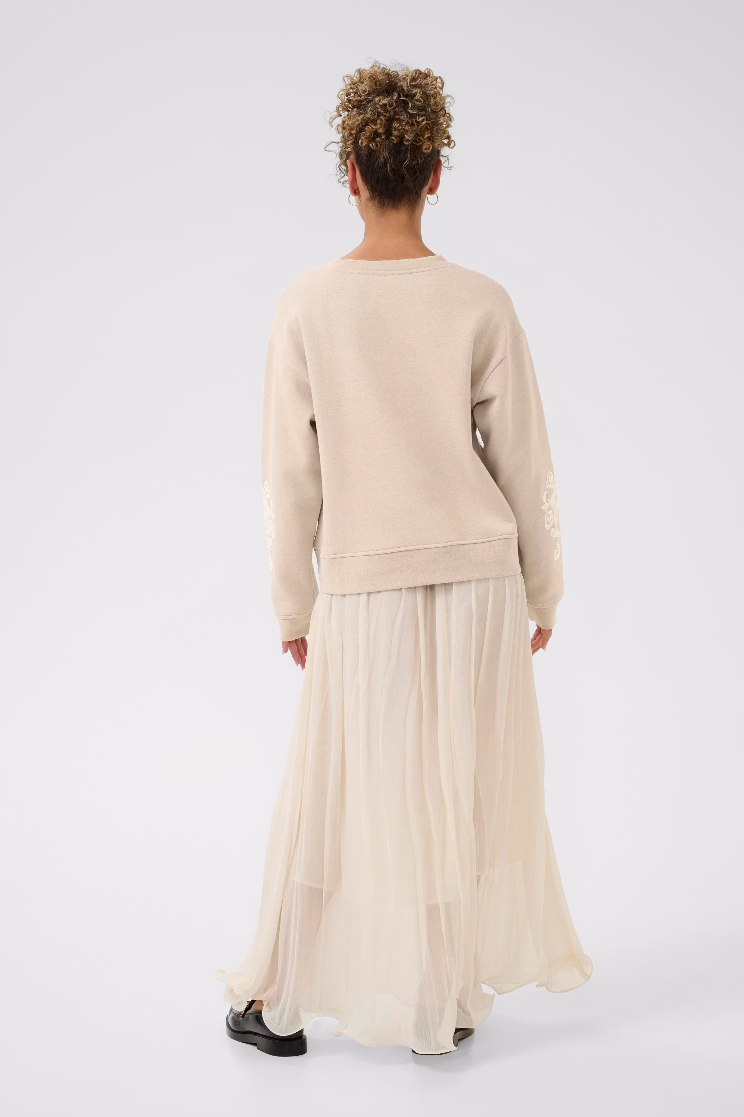 CRHella Sweatshirt LOOKBOOK BACK 10614509-1613051