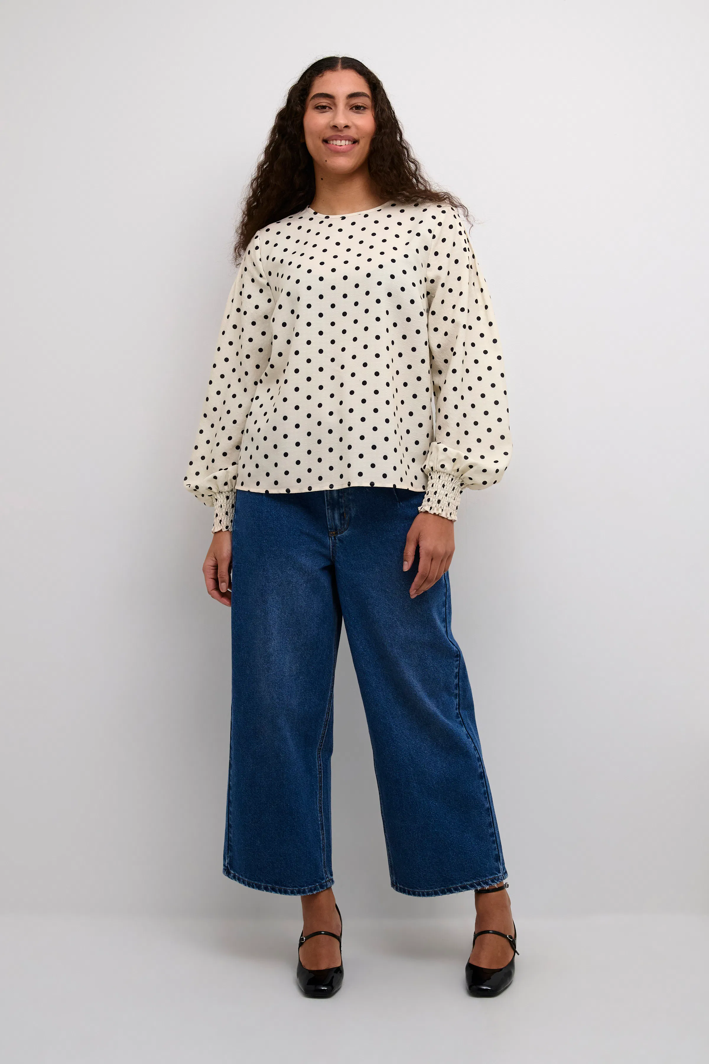 KAoscarna Bluse LOOKBOOK FRONT 10509082-106370