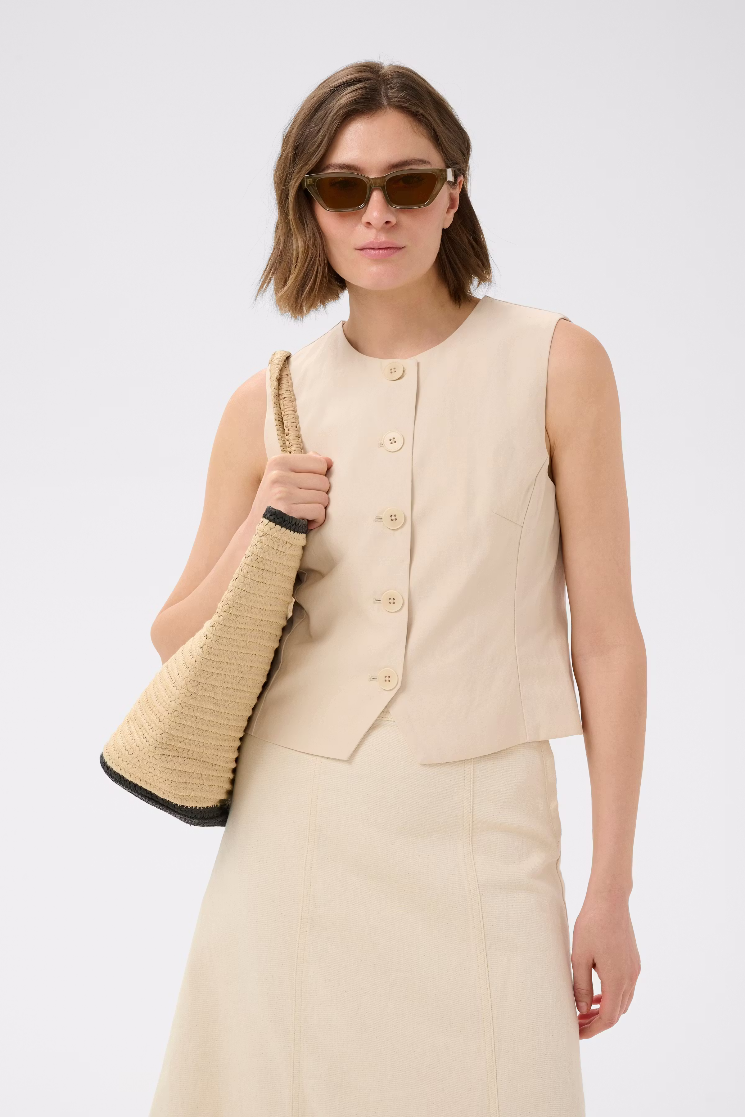 RebbiePW Solbriller LOOKBOOK FRONT 30309693-190820