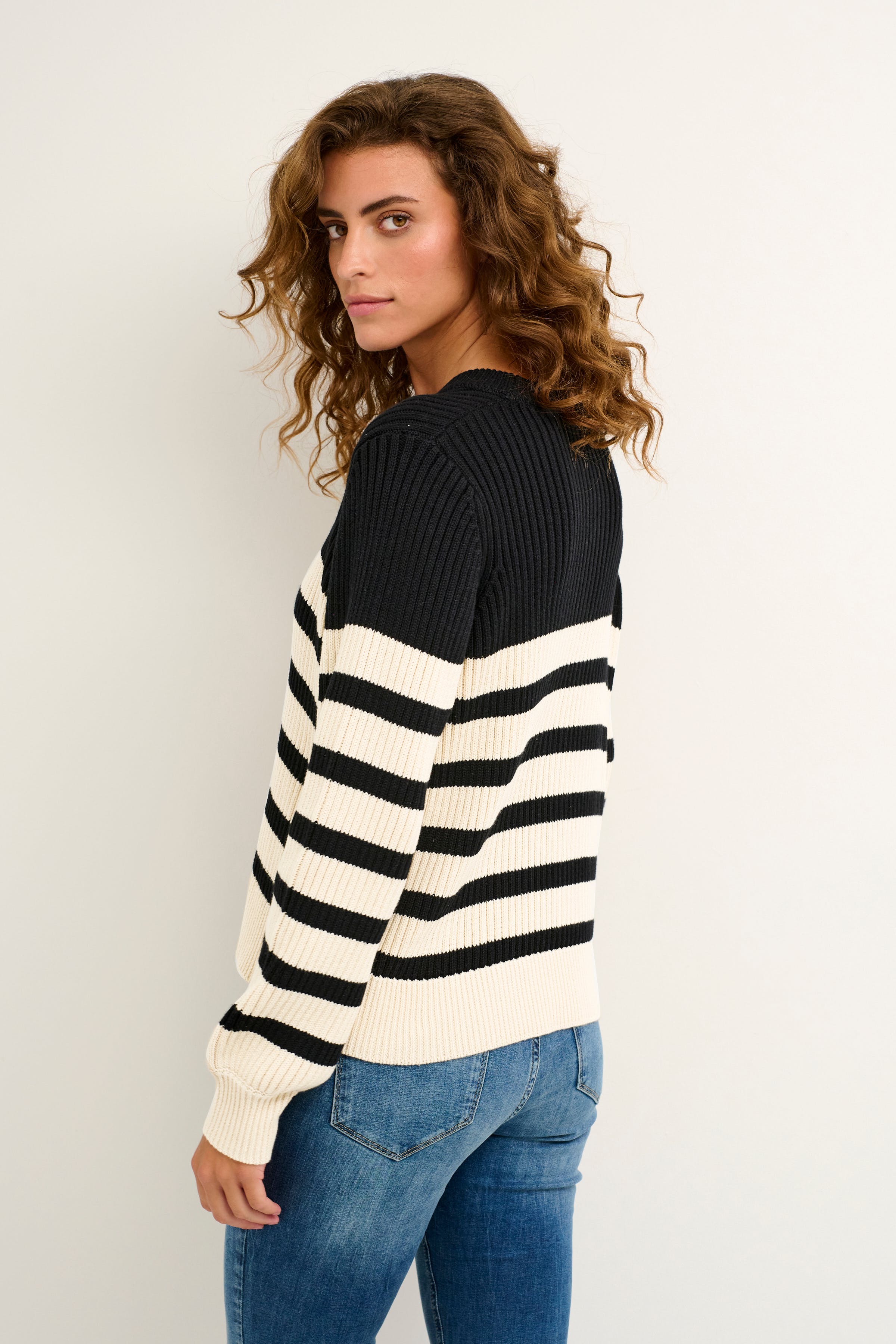 CUewy Pullover LOOKBOOK BACK 50108905-500012