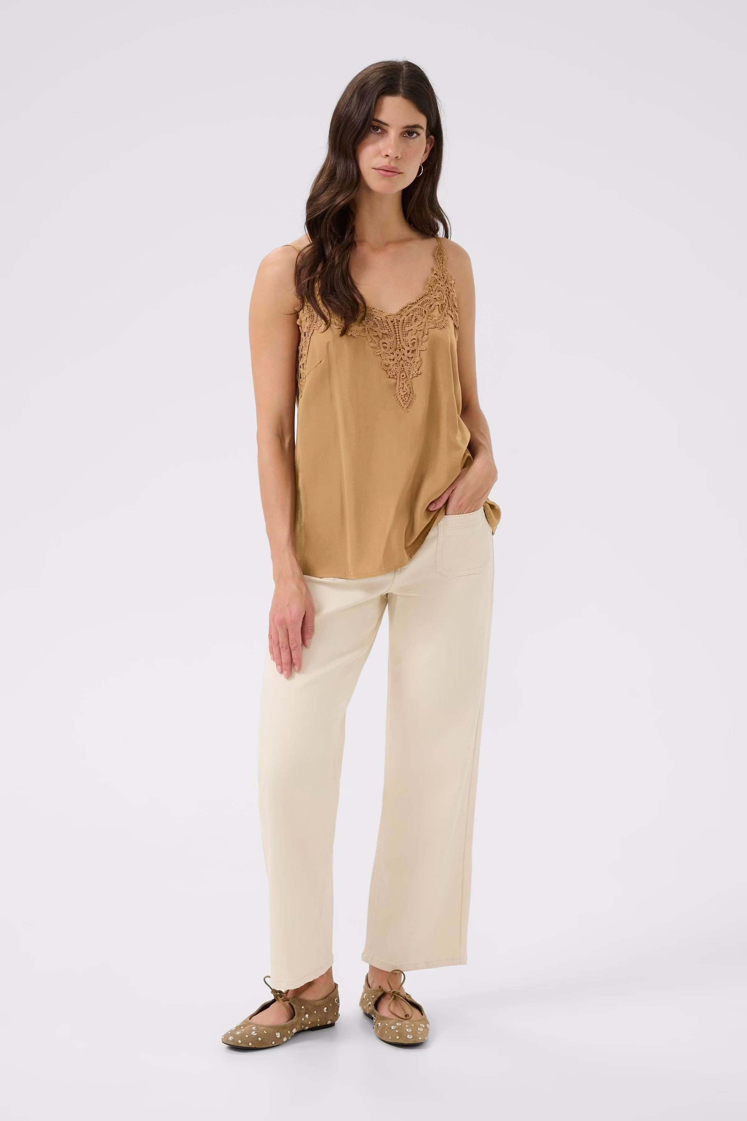 CRAnna Top LOOKBOOK FRONT 10611224-181020