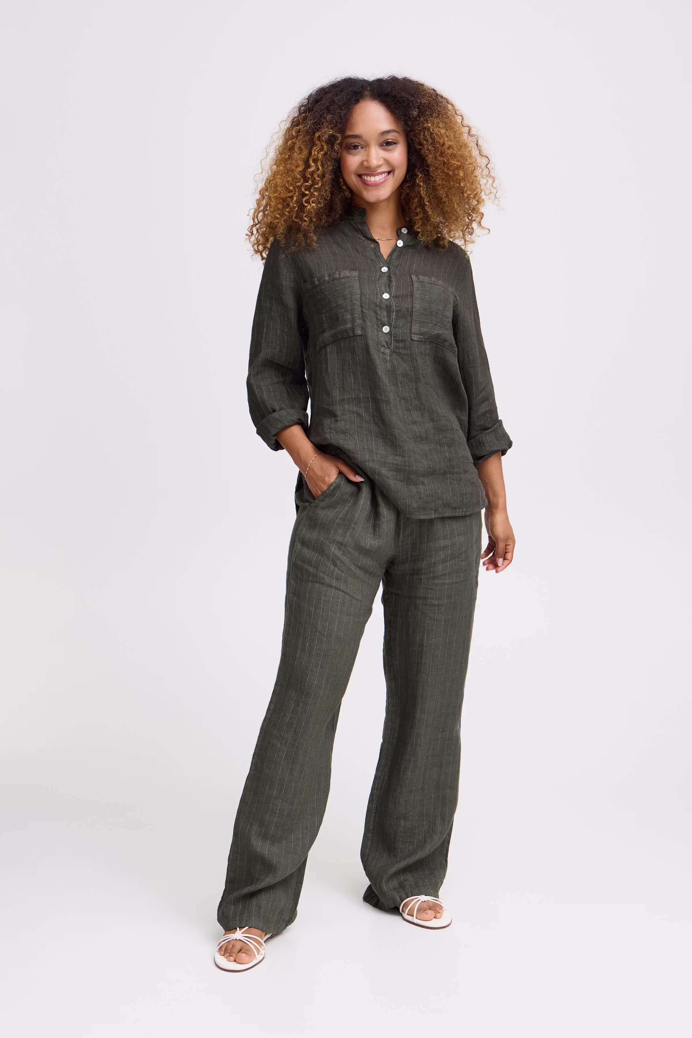 SBGABINA Bluse LOOKBOOK FRONT 22100564-180515