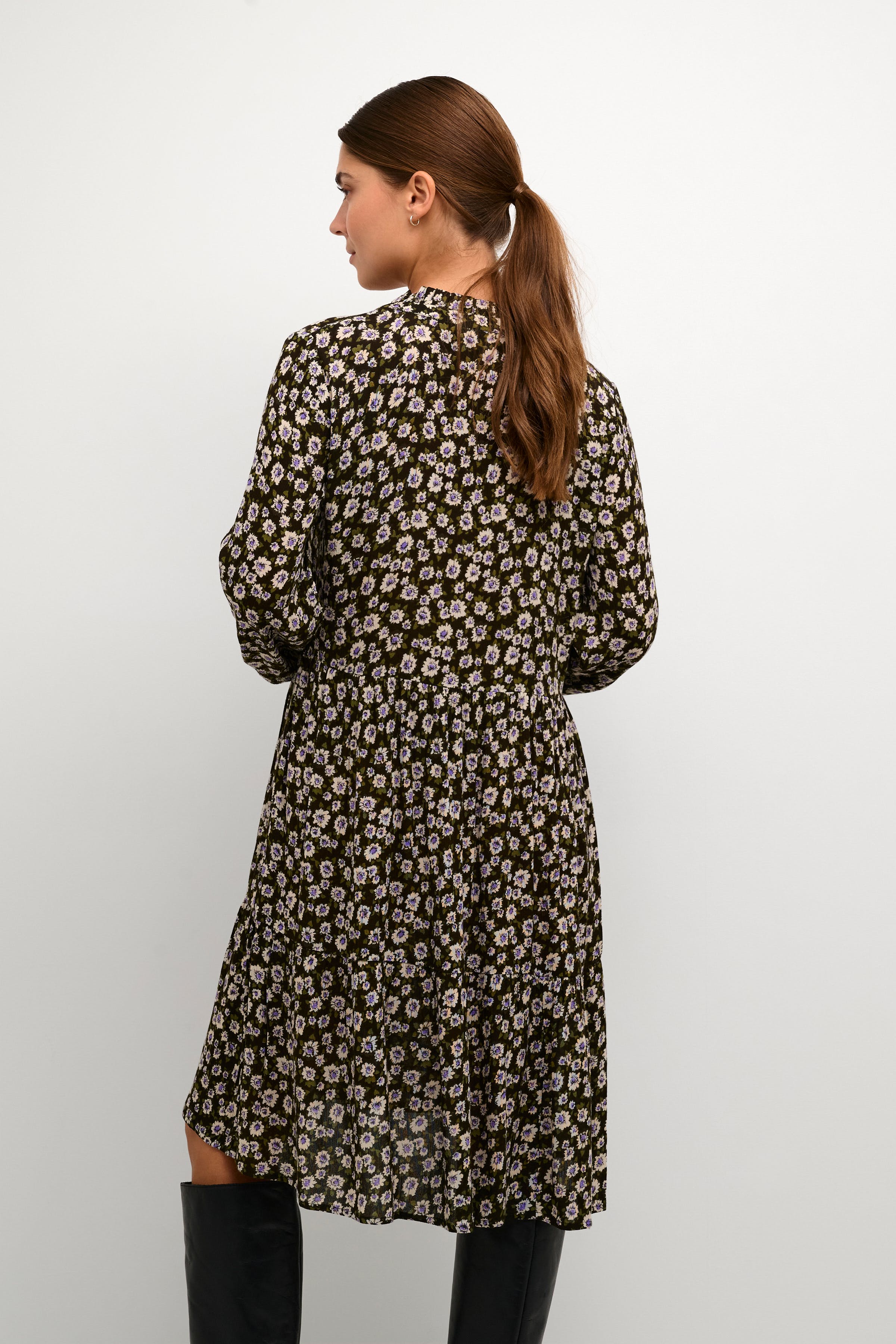 BPalice Kleid LOOKBOOK BACK 10590389-104057B