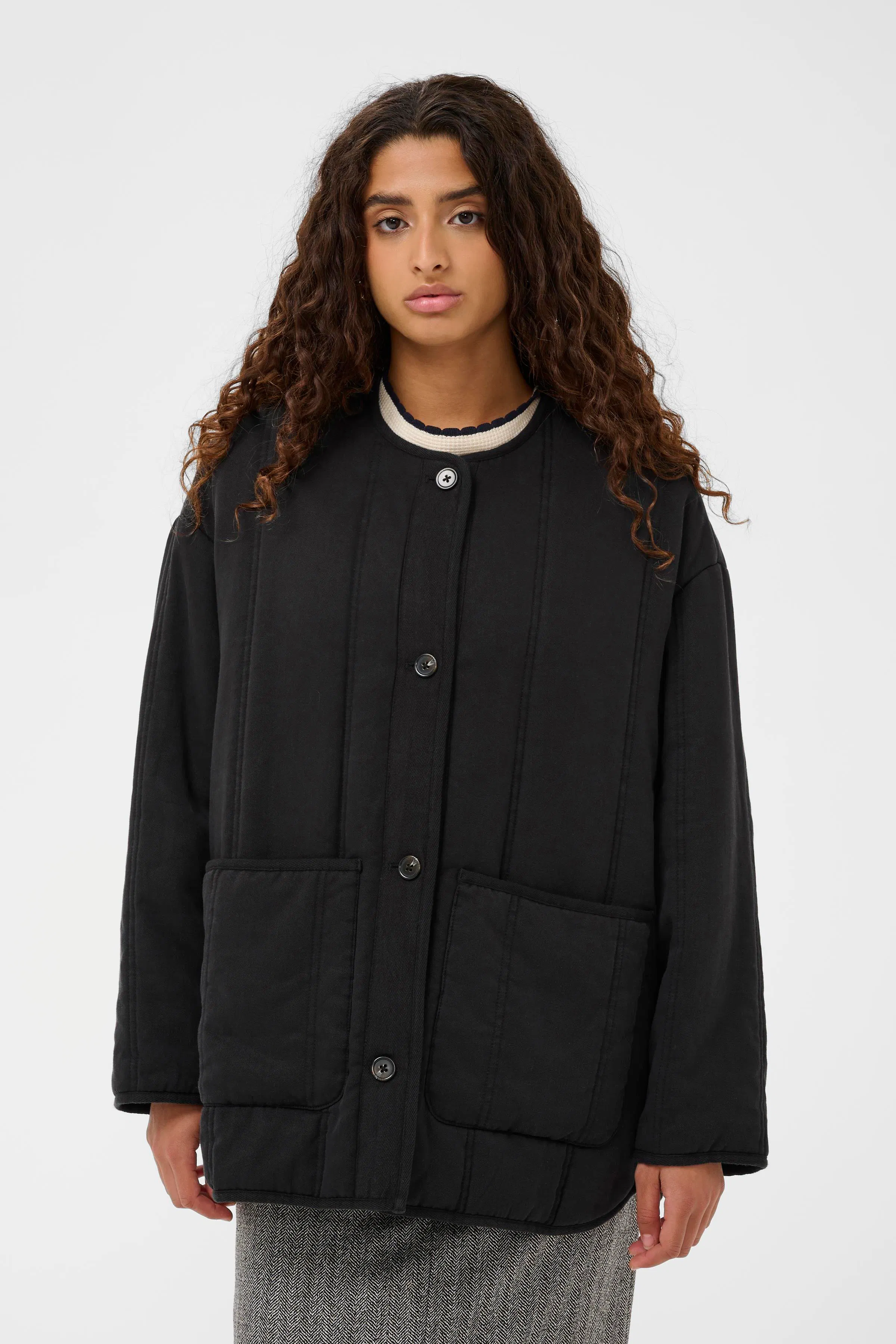 SLElira Outerwear LOOKBOOK FRONT 30408828-304376