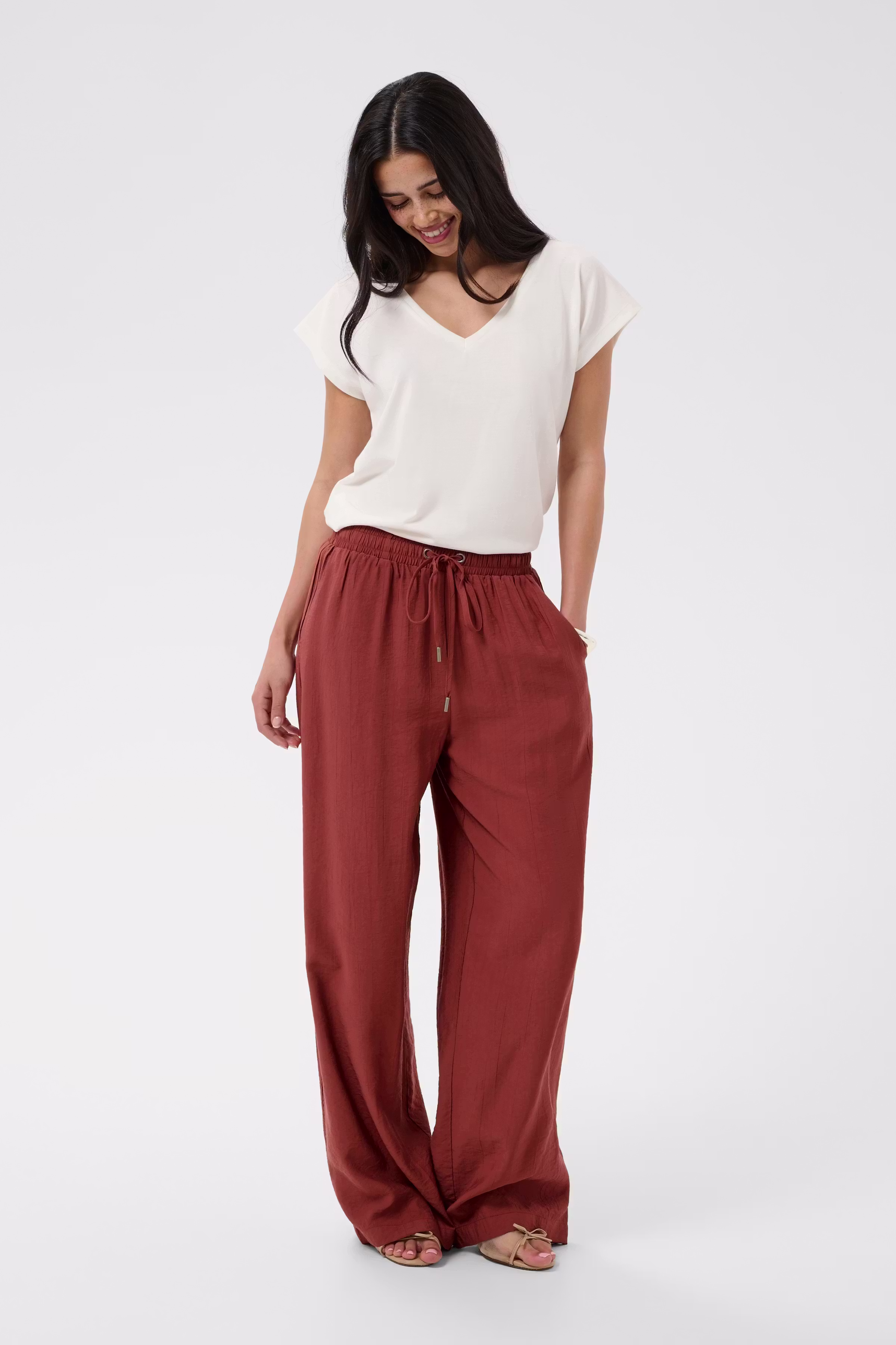 KAemily Trousers LOOKBOOK FRONT 10511609-191334