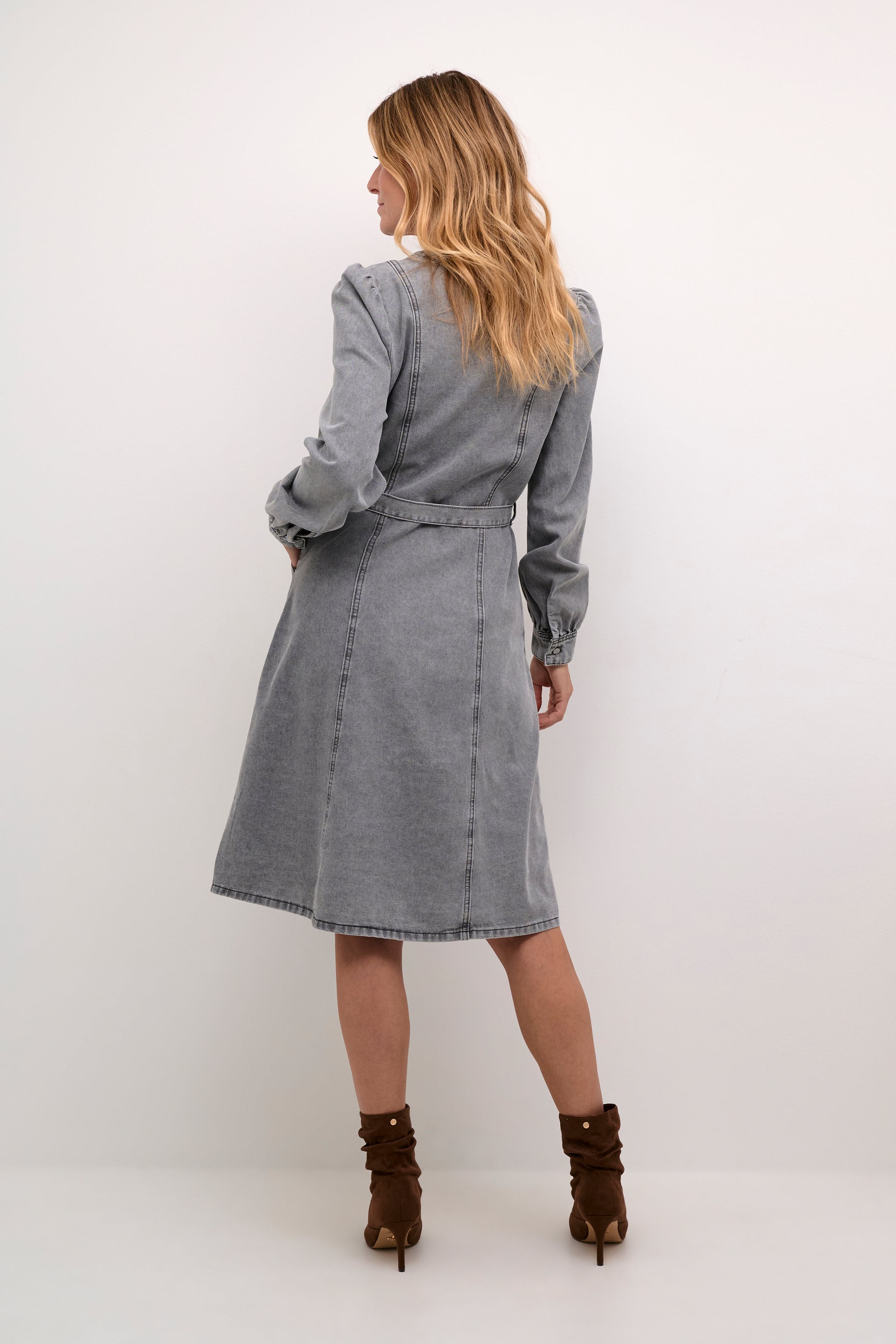 CRRuth Robe LOOKBOOK BACK 10613142-106906