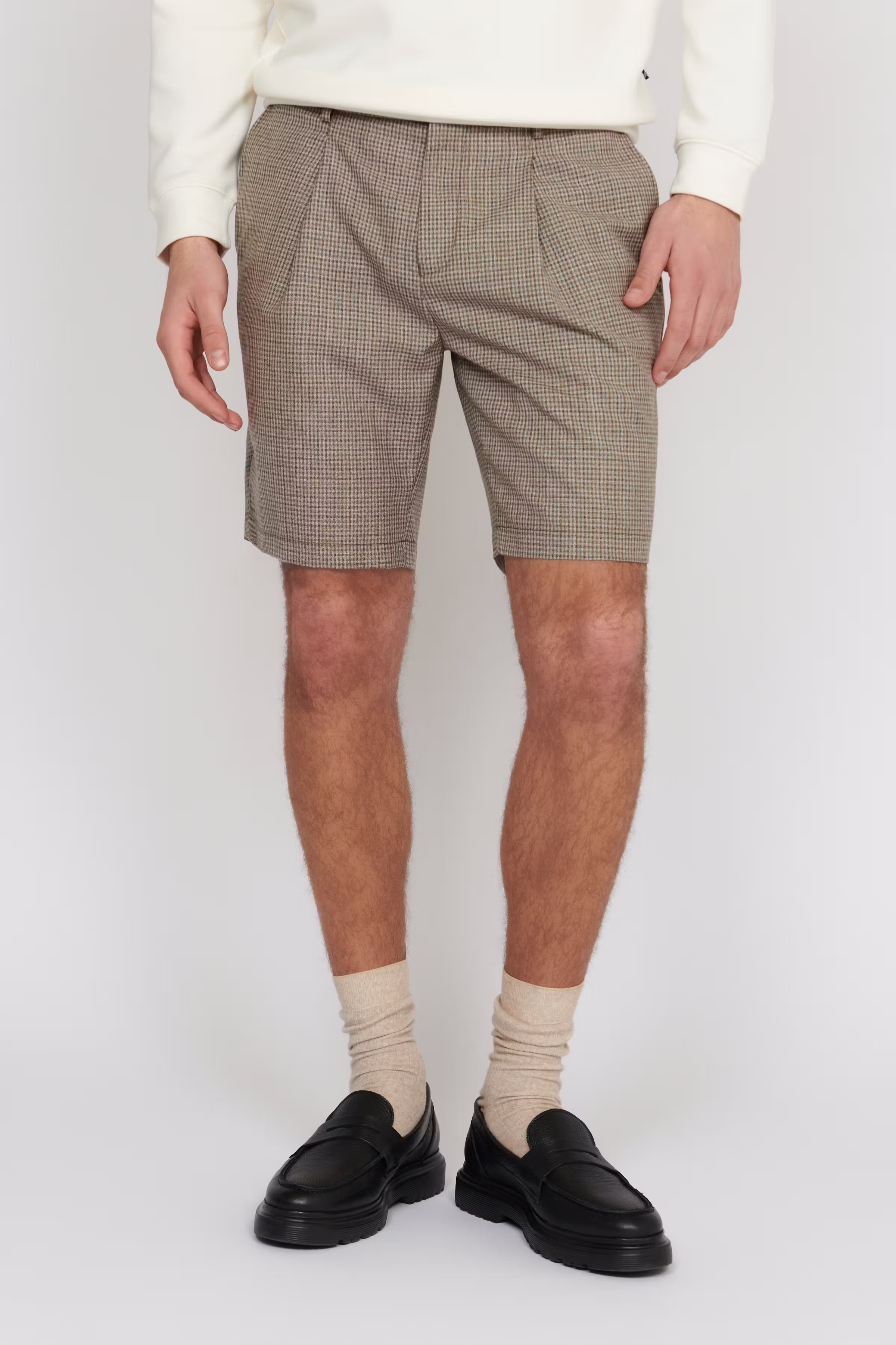 MAhart Shorts LOOKBOOK FRONT 30207391-181018