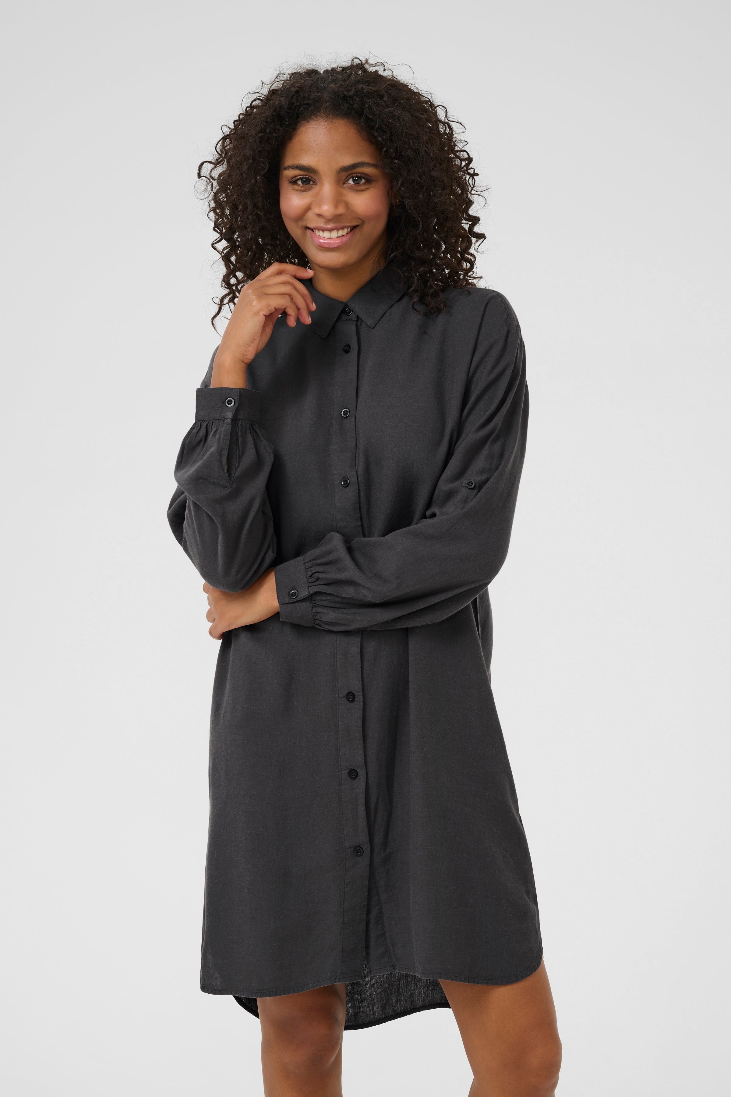 KAmilia Linne skjorta LOOKBOOK FRONT 10508311-190205