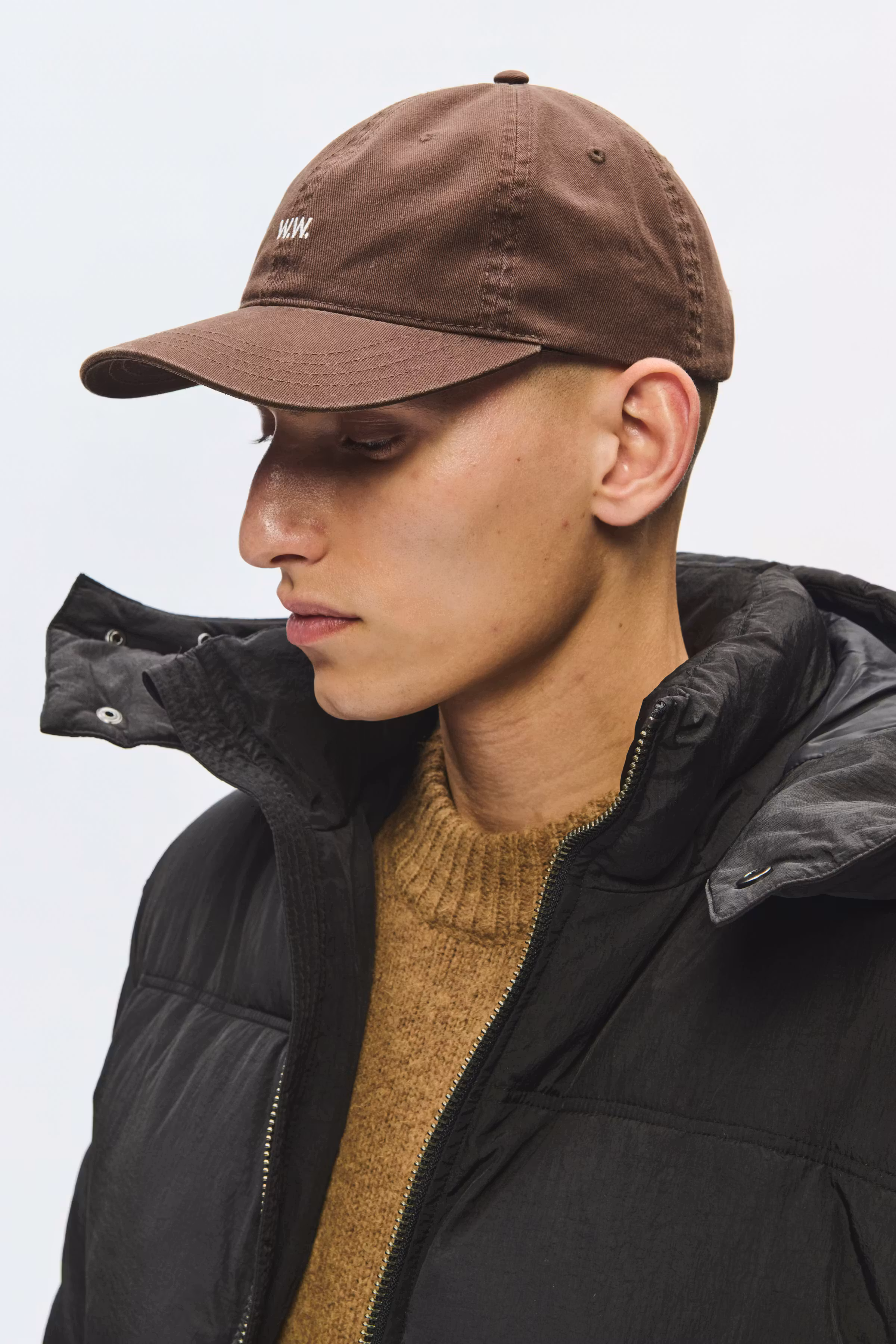 WWLow Caps LOOKBOOK DETAIL 30251367-190840