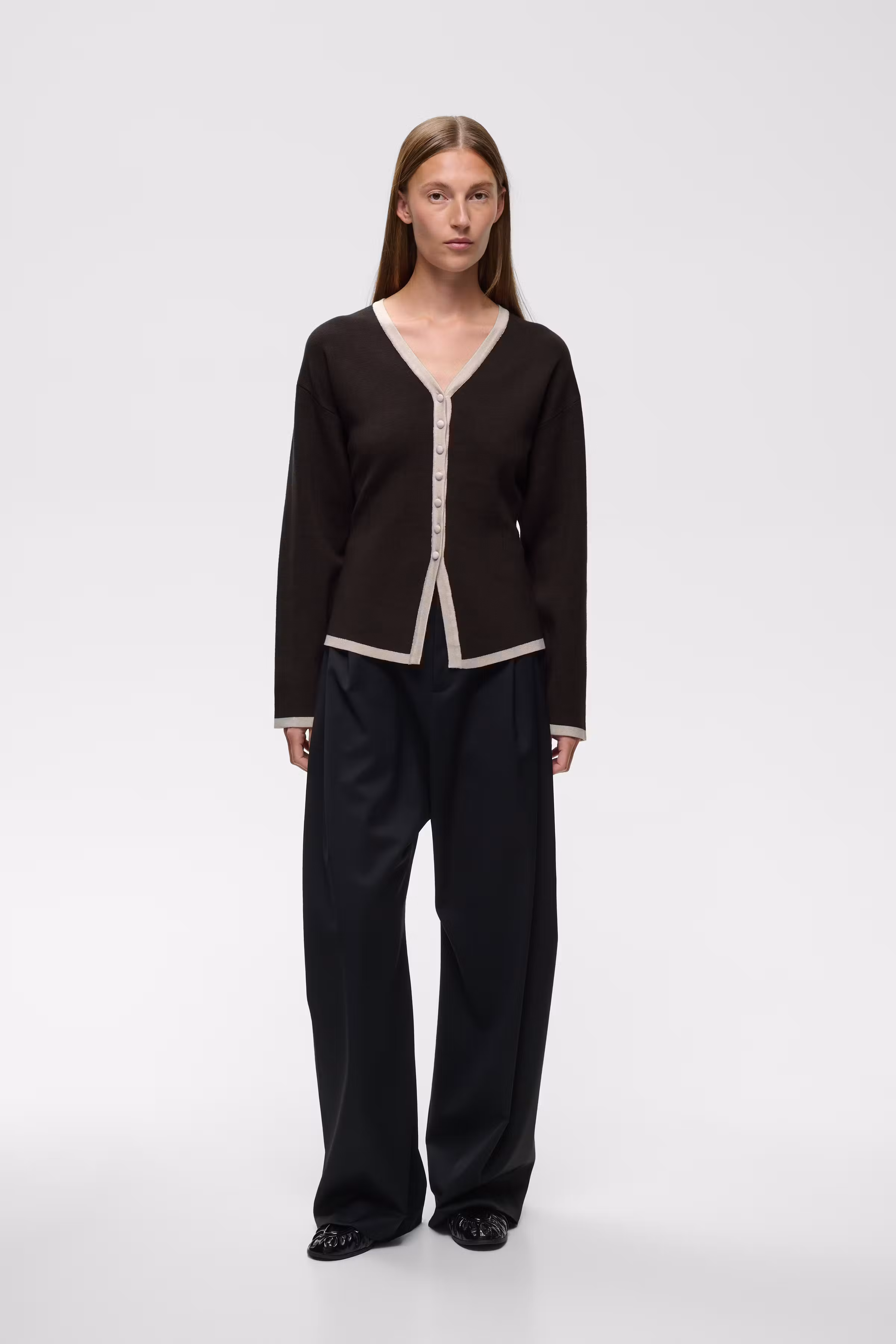 YENAHIW Cardigan LOOKBOOK FRONT 30113223-191109