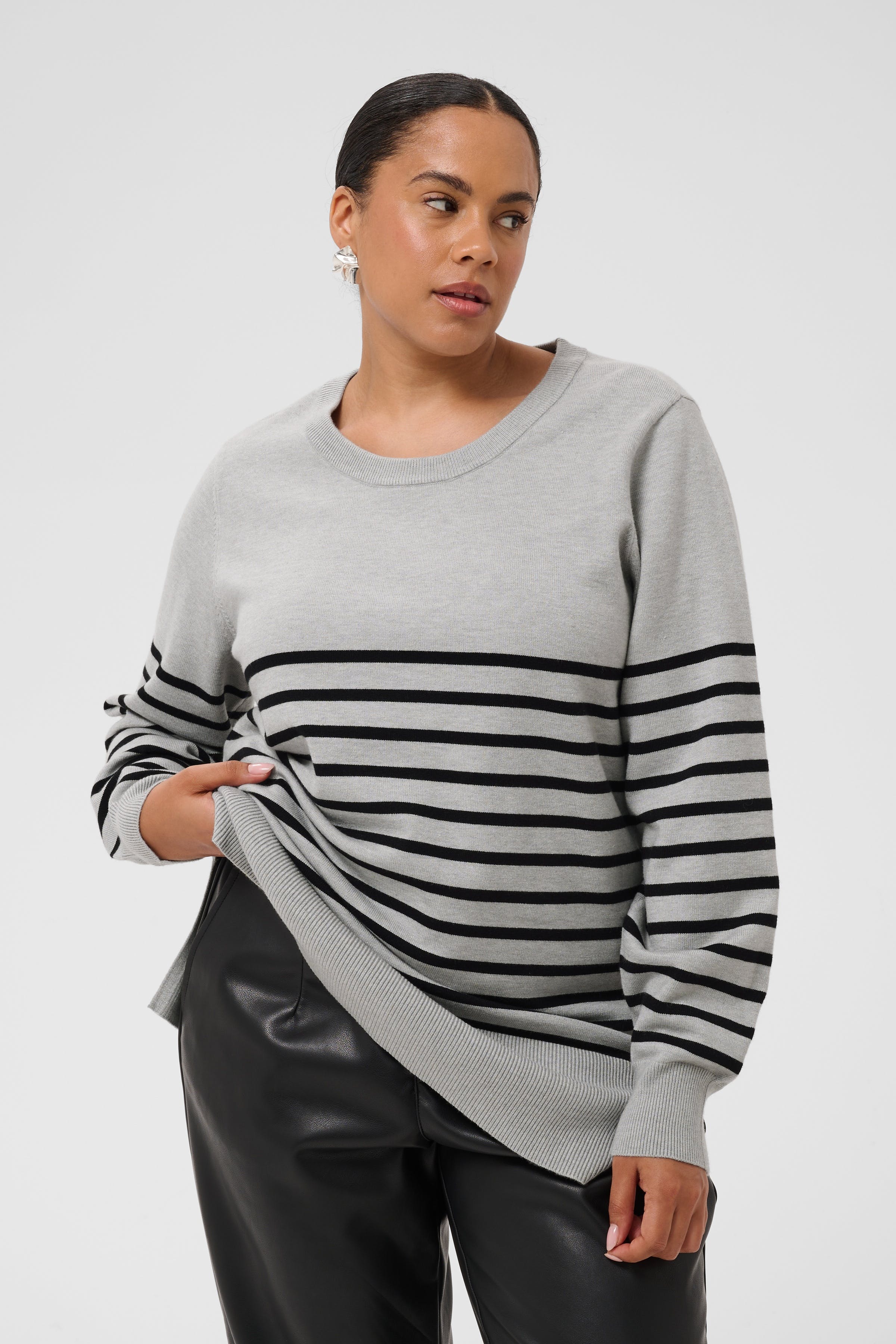 KCliona Tunic LOOKBOOK FRONT 10584433-109819